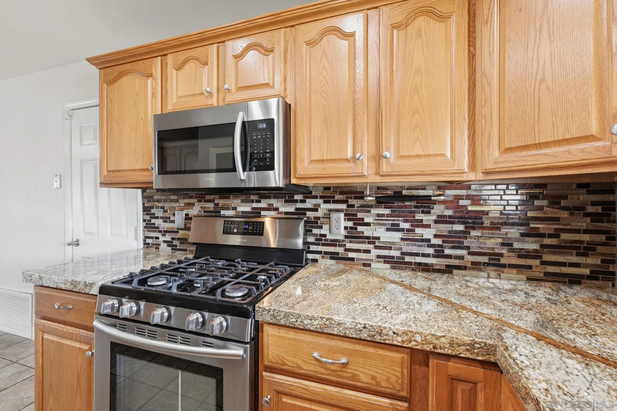 https://cdn.realtyfeed.com/cdn/127/260010559/0fd98d52a4caee4e9d67070ae7cd6fa7.webp