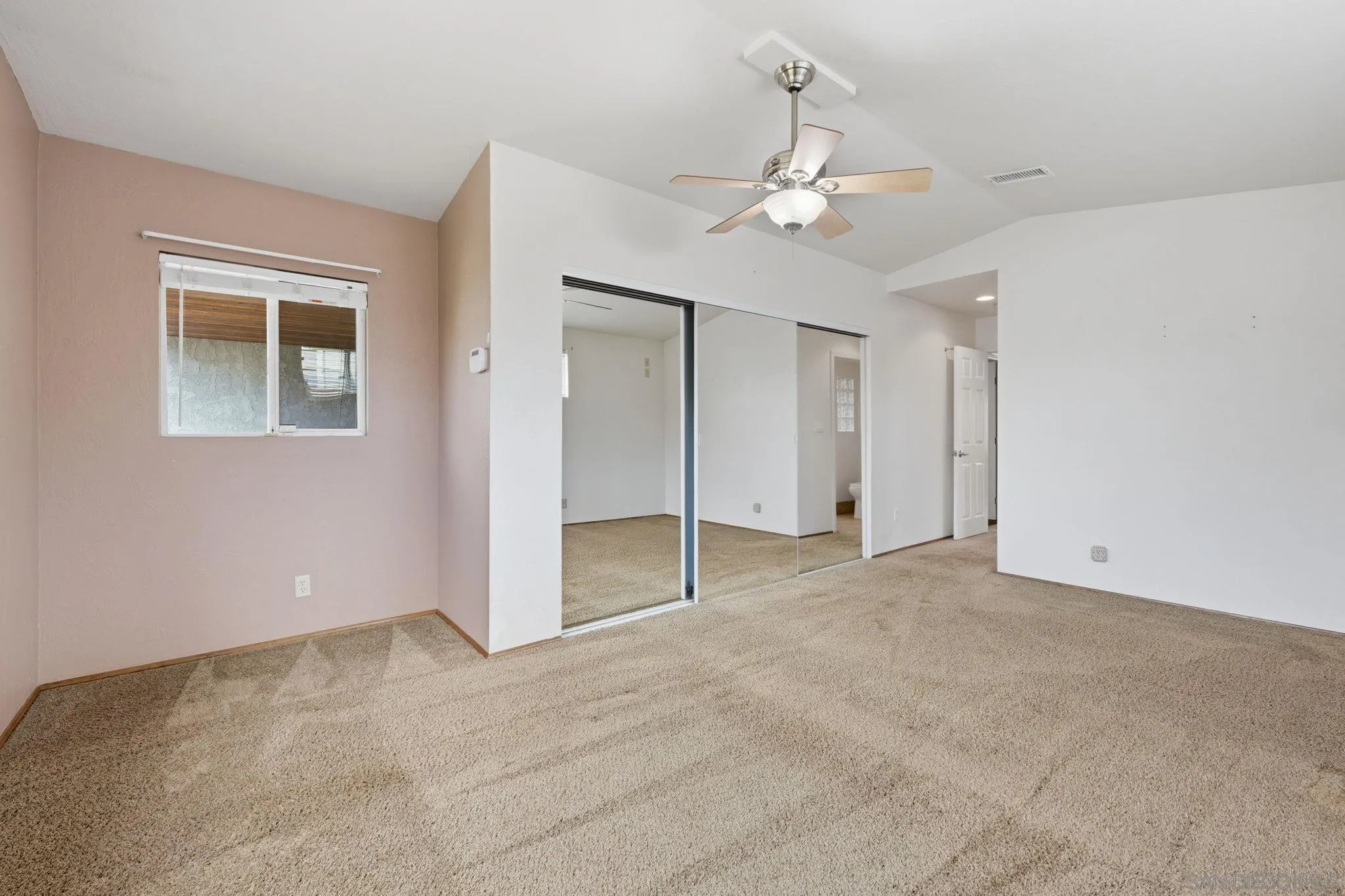 https://cdn.realtyfeed.com/cdn/127/260010559/8bb45e76065fa902cda3d165182a018d.webp