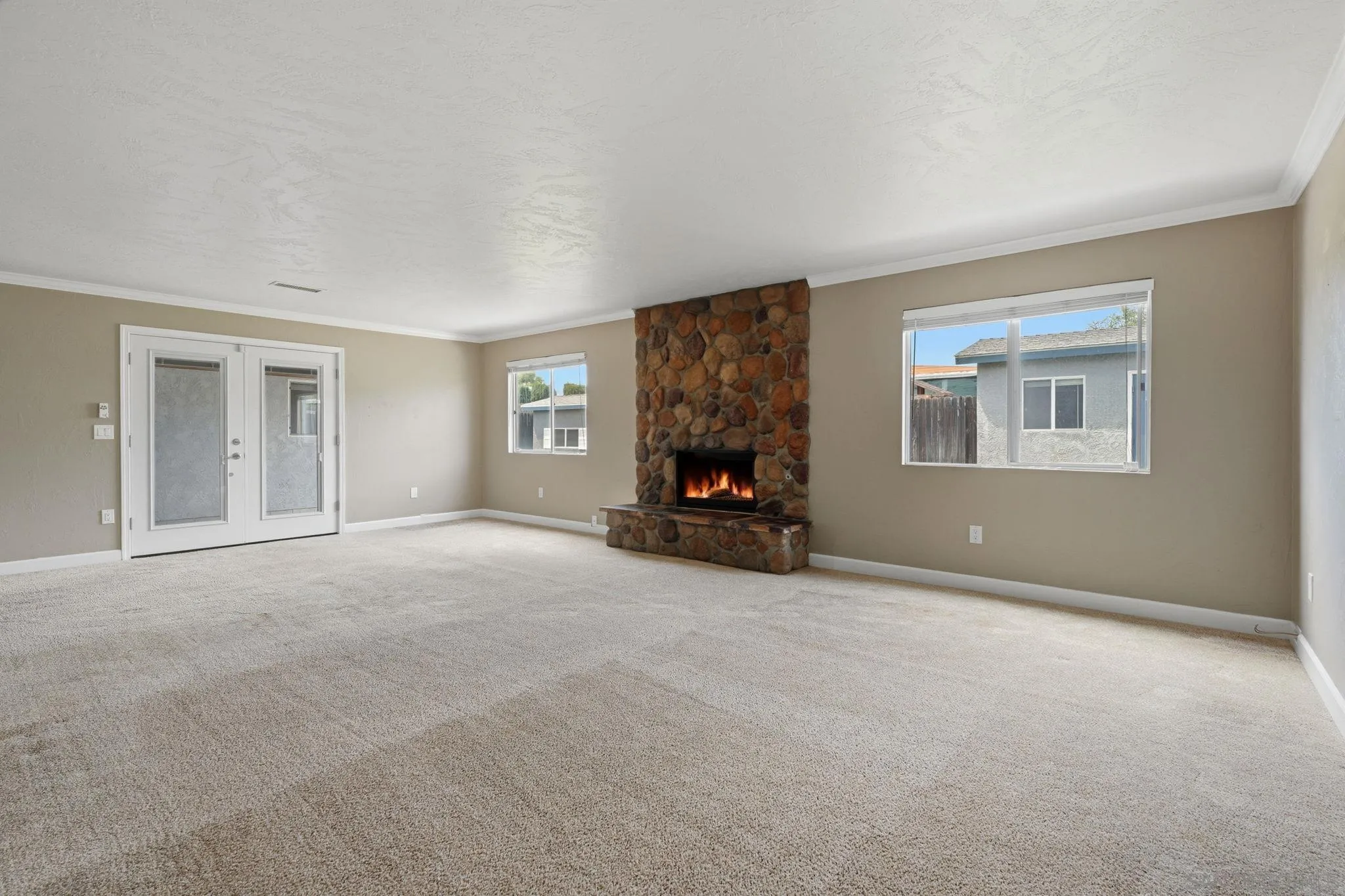 https://cdn.realtyfeed.com/cdn/127/260010559/8fc856865afd04dd92cacddaa4dcf4ed.webp
