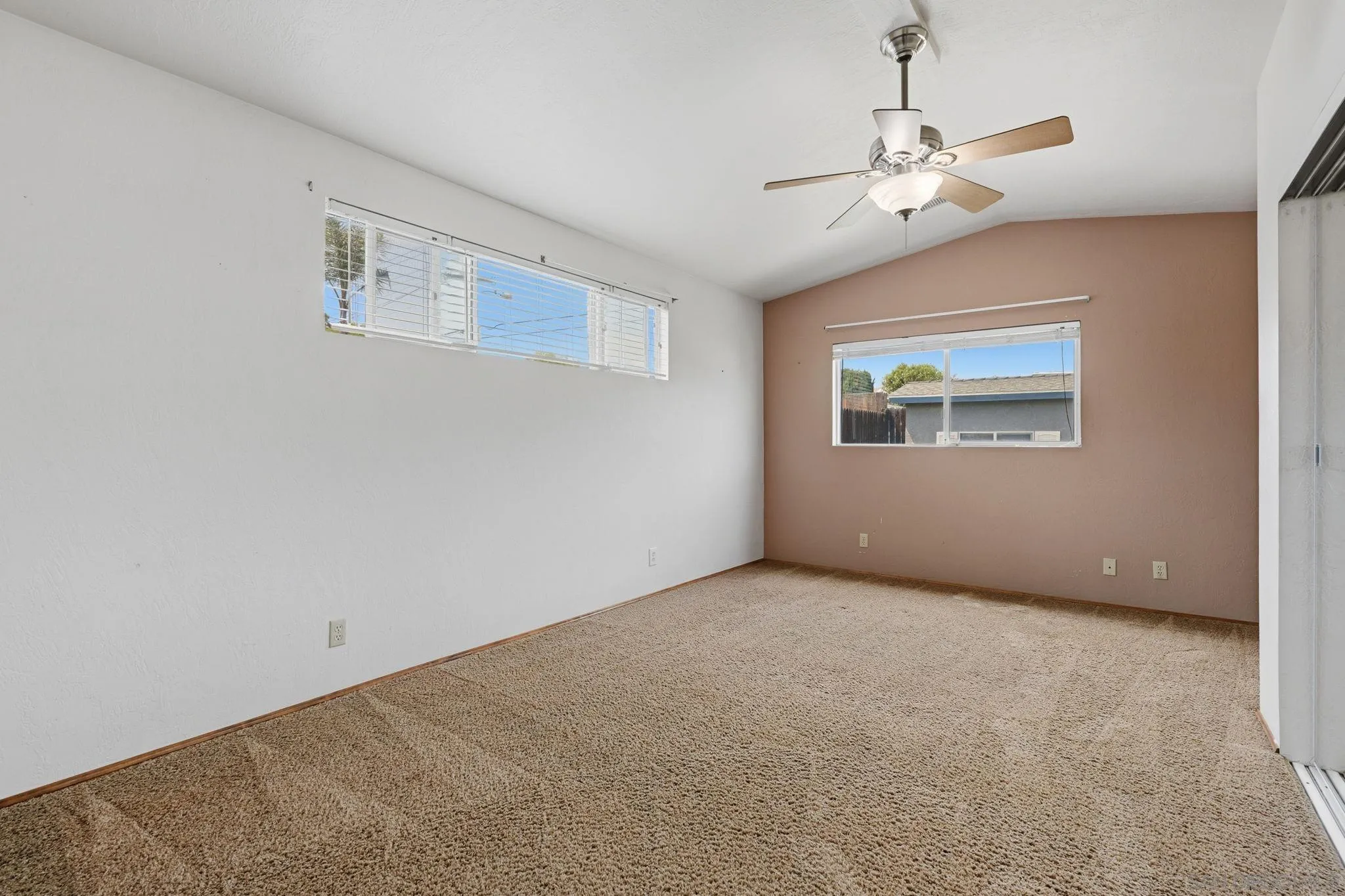 https://cdn.realtyfeed.com/cdn/127/260010559/d2cf1a0728b4f506d1e814ca1c69fb6e.webp