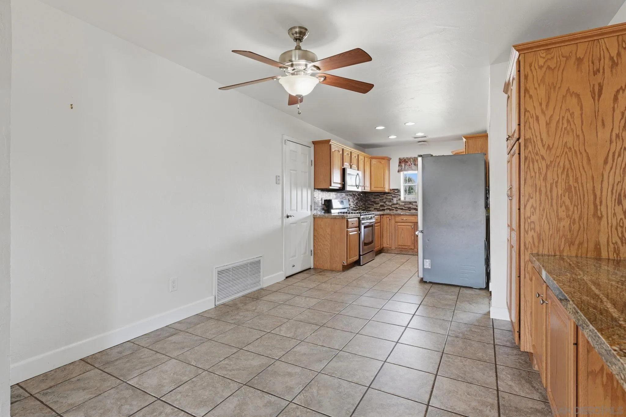 https://cdn.realtyfeed.com/cdn/127/260010559/d881fe4e4385e325cf09b7d26fa6df13.webp