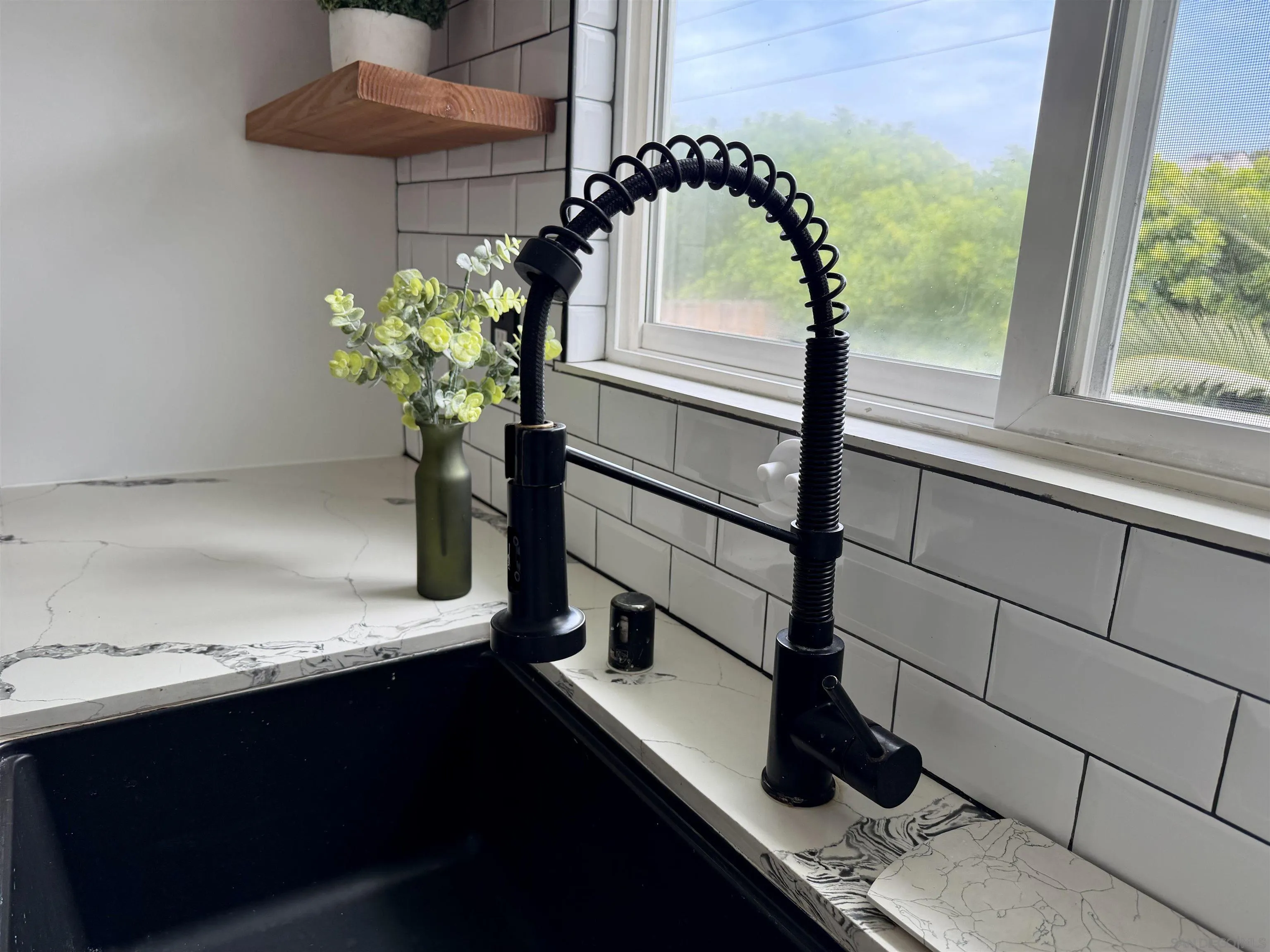 https://cdn.realtyfeed.com/cdn/127/260010563/1de17e08972baa42e307777230e3fd9b.webp