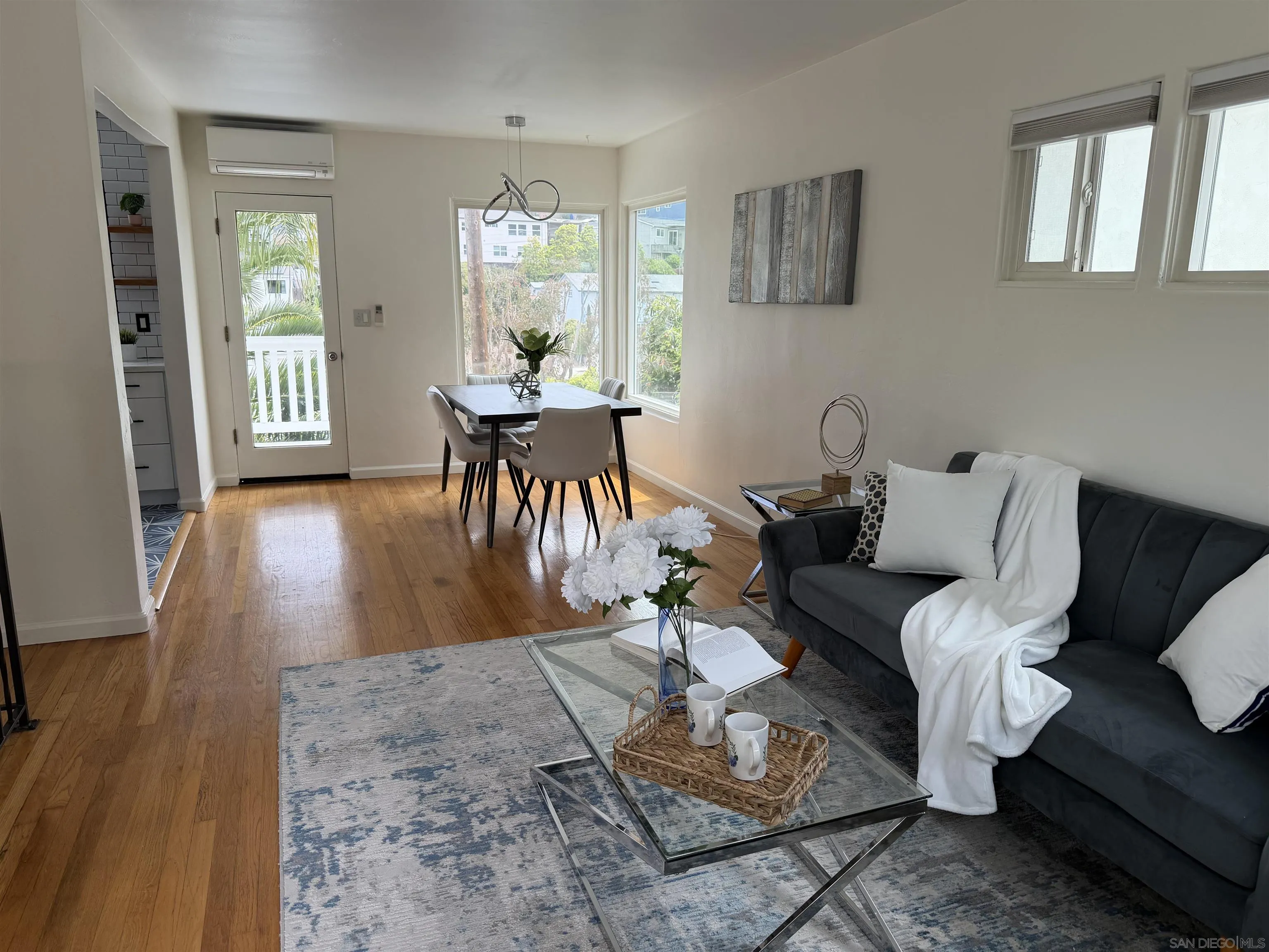 https://cdn.realtyfeed.com/cdn/127/260010563/6d10d8d7d41cedc195e2a9dc8bbc00c5.webp