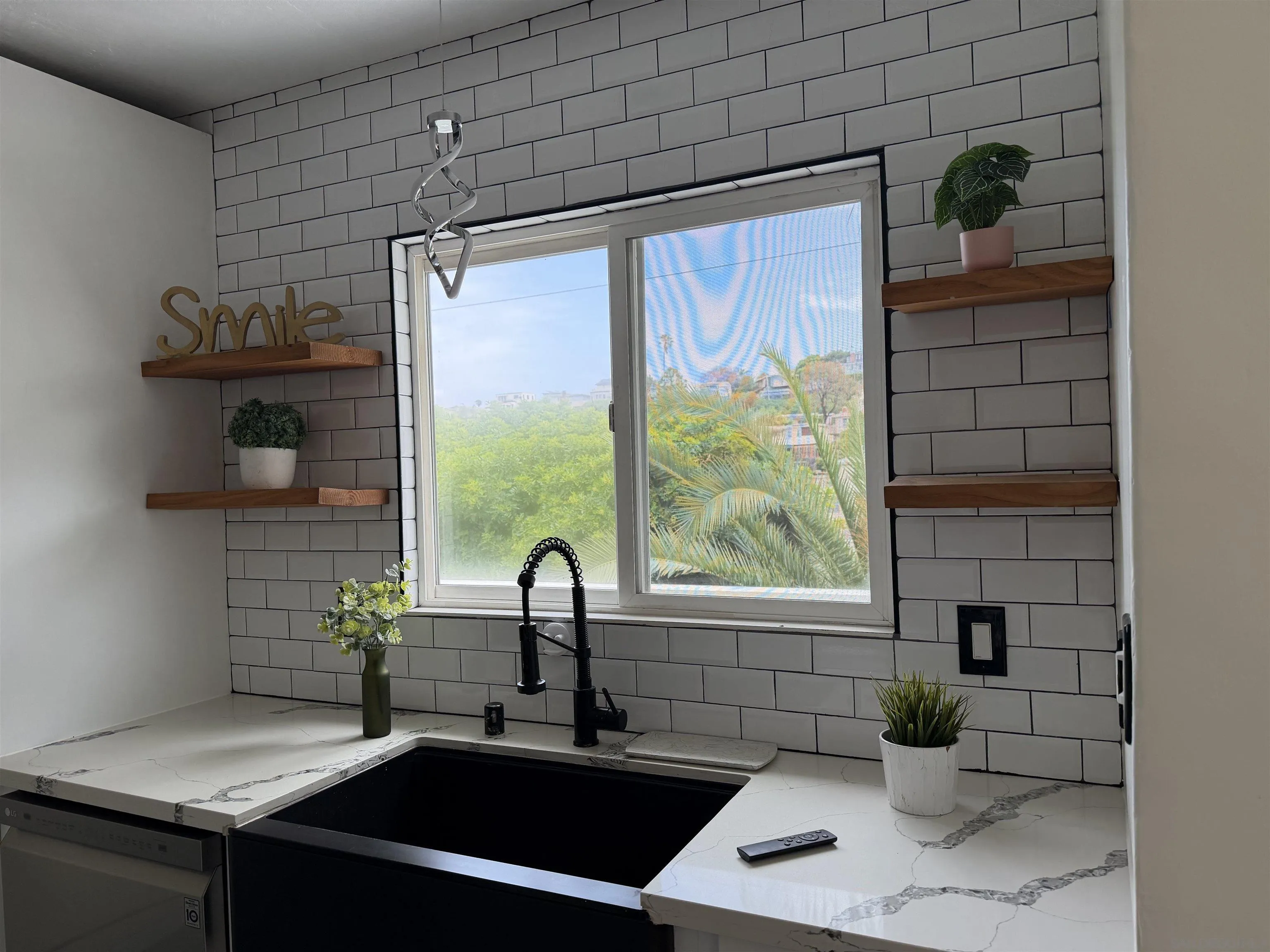https://cdn.realtyfeed.com/cdn/127/260010563/bc995e86f6a382d84a0a089f85160d7f.webp