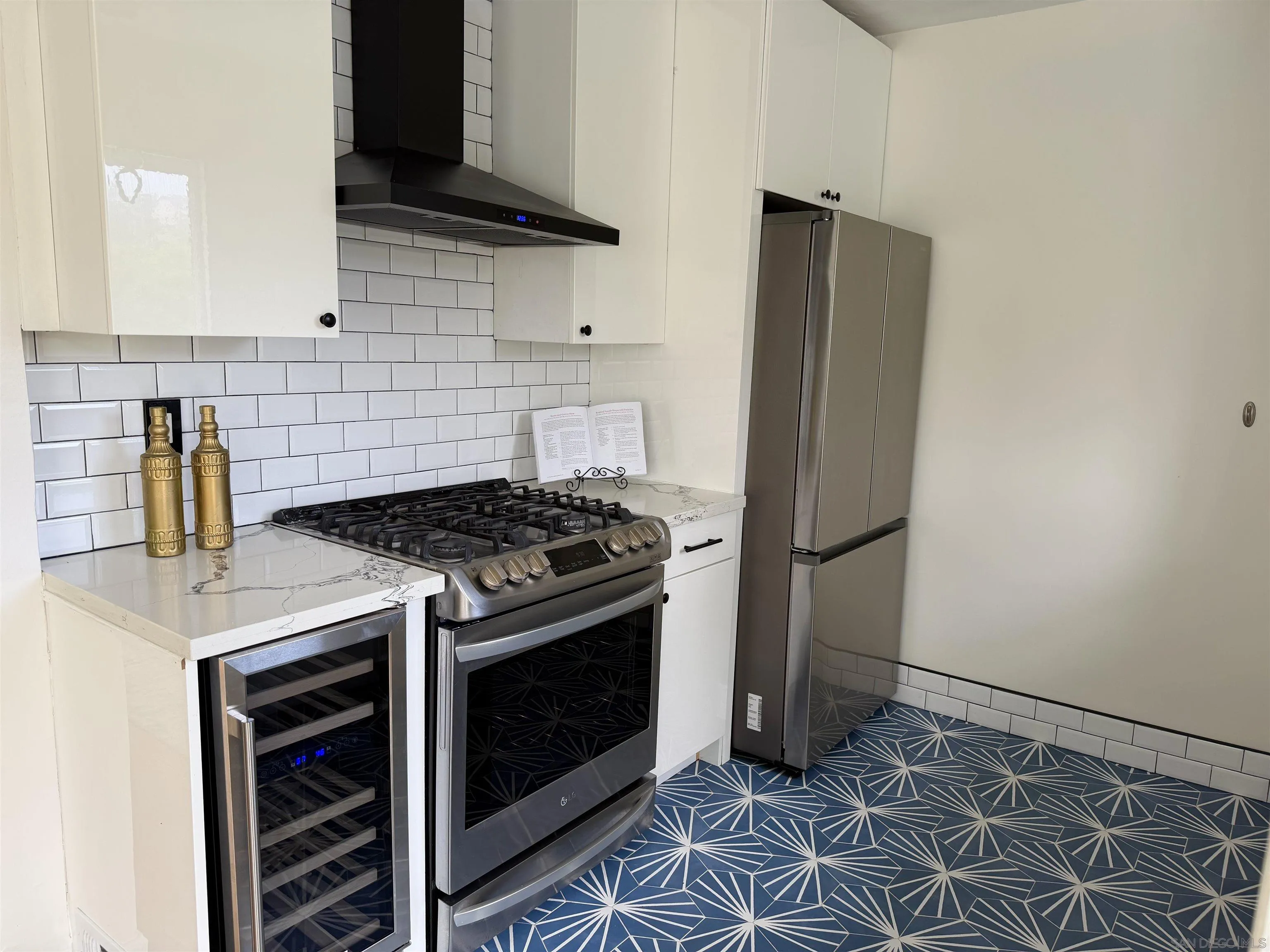 https://cdn.realtyfeed.com/cdn/127/260010563/e3ba06adf23bcc07891b1d1896c9ab6f.webp