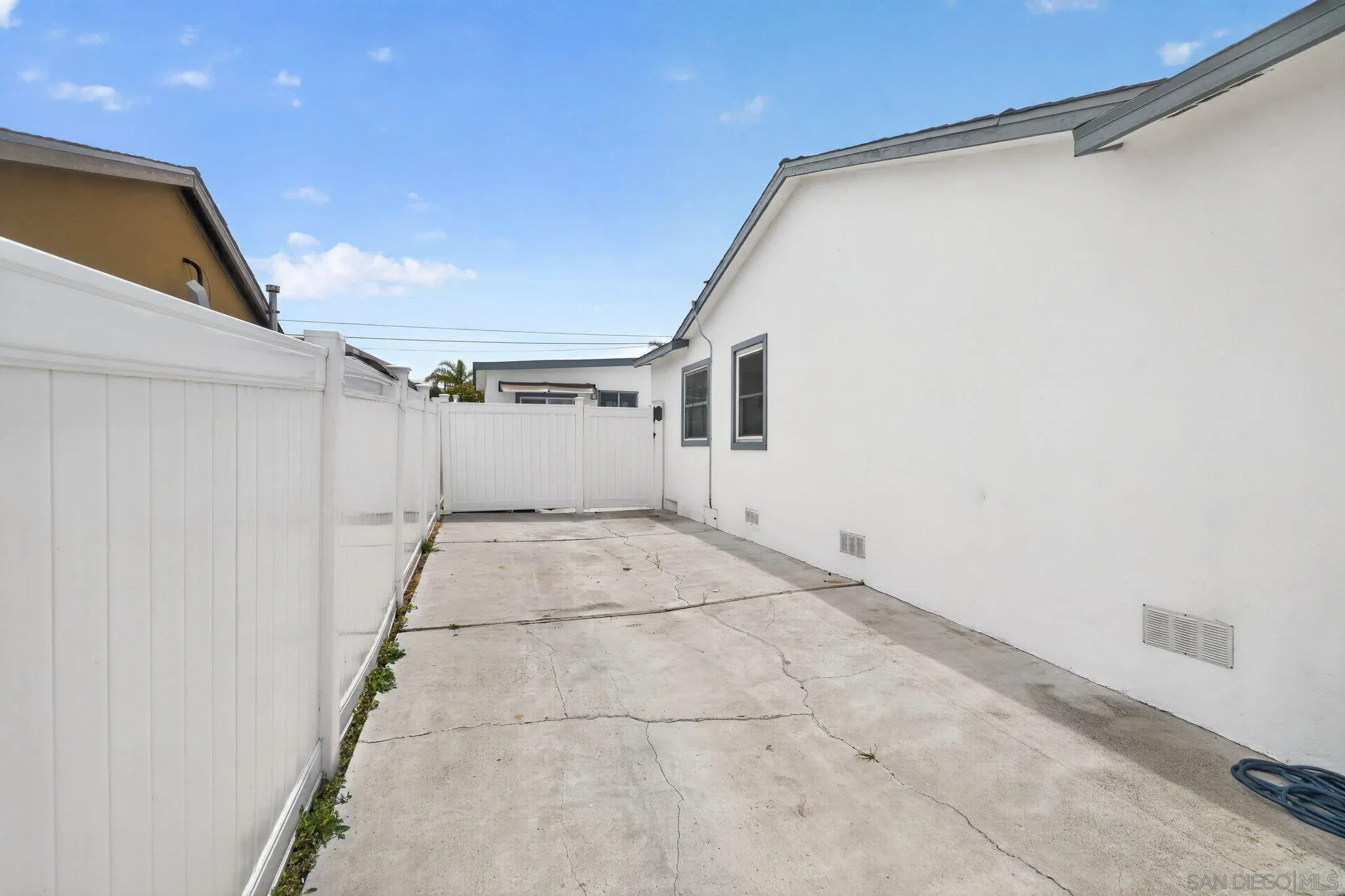 https://cdn.realtyfeed.com/cdn/127/260010565/237db691ba6f4043c033014ce4fc6141.webp