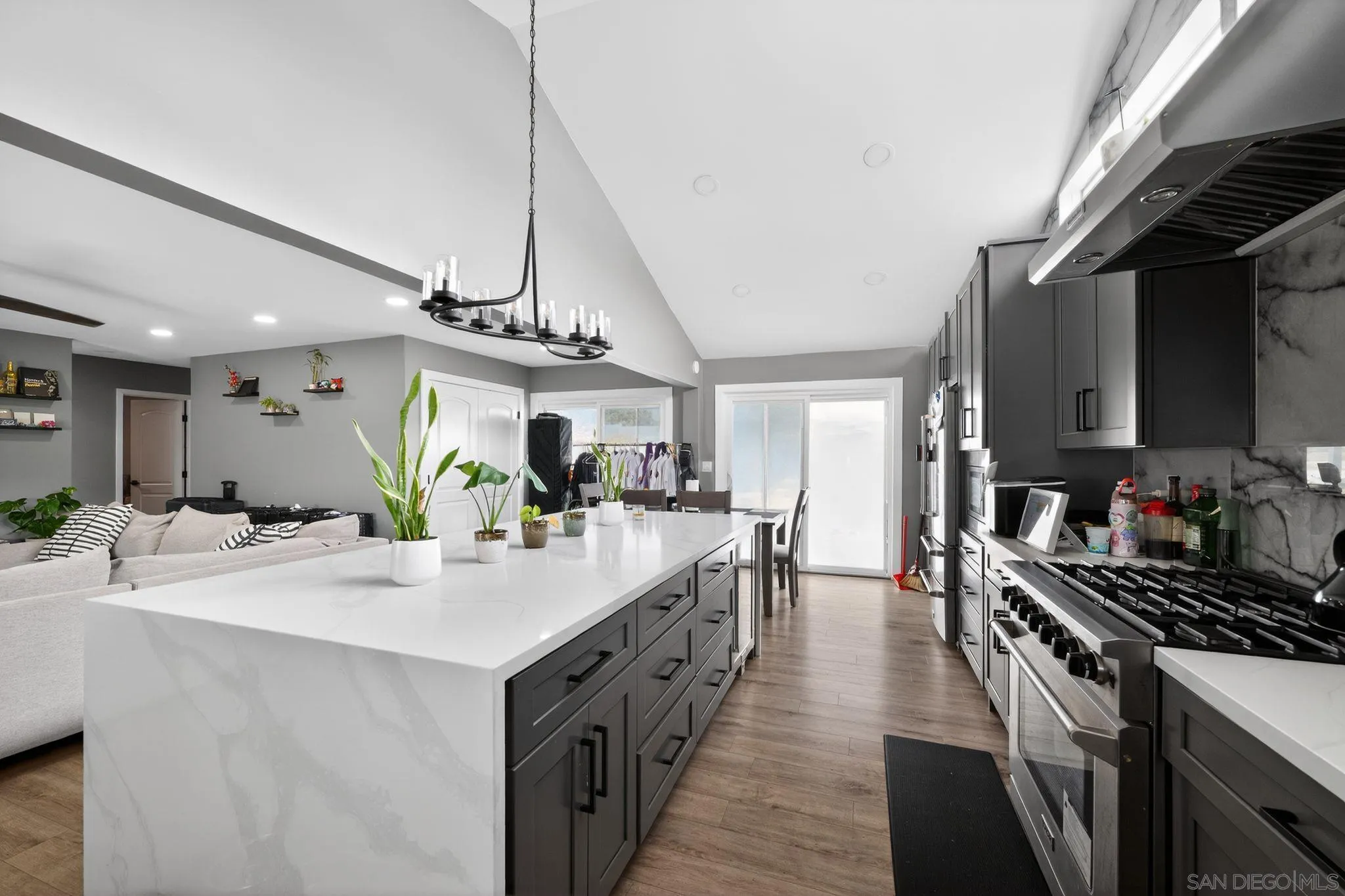 https://cdn.realtyfeed.com/cdn/127/260010565/41dc71388552c72ed1fbf9aaf3b559b4.webp