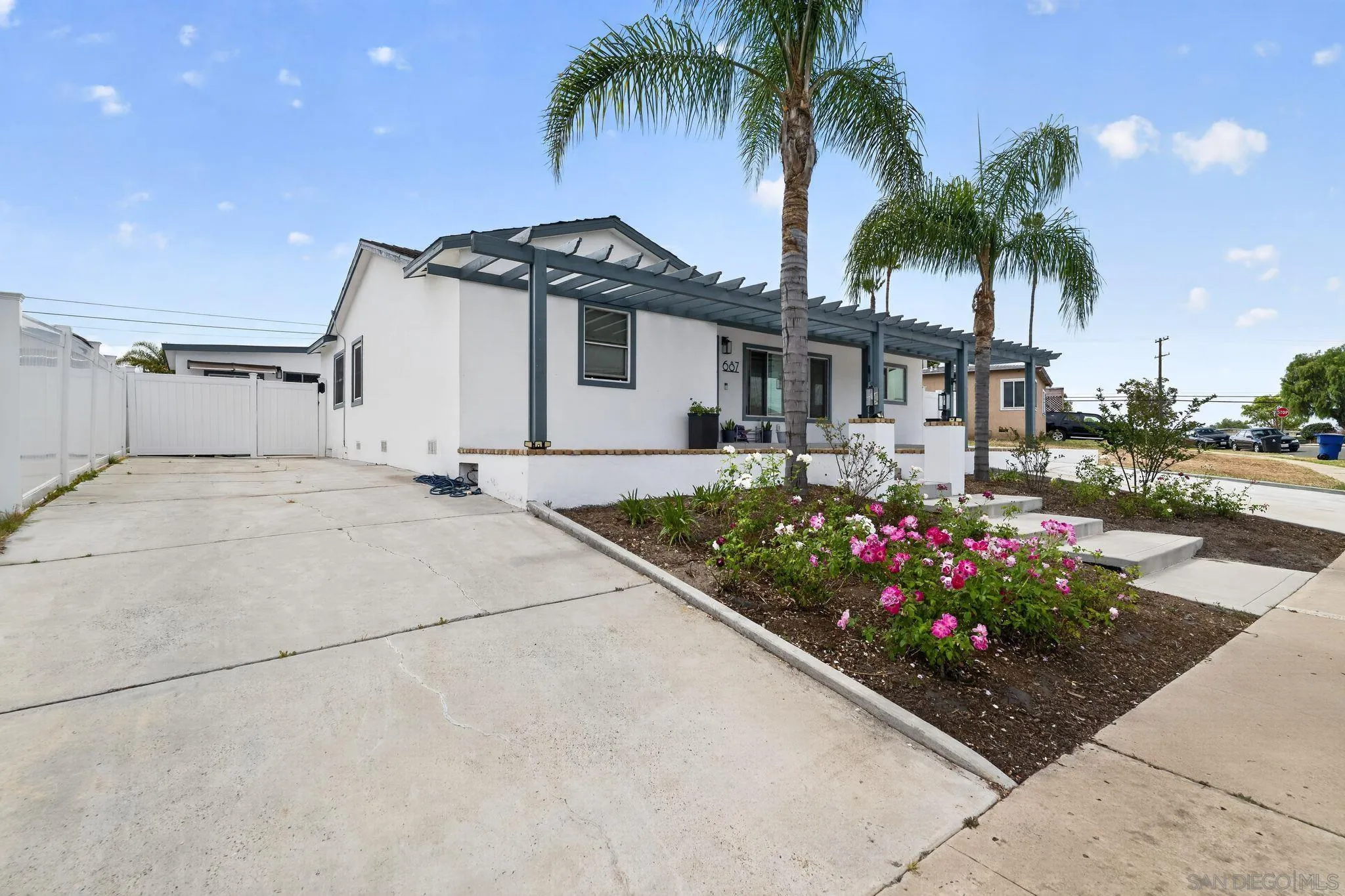 https://cdn.realtyfeed.com/cdn/127/260010565/dd6a1f8f502b9b58206cbabcbcb70a7b.webp