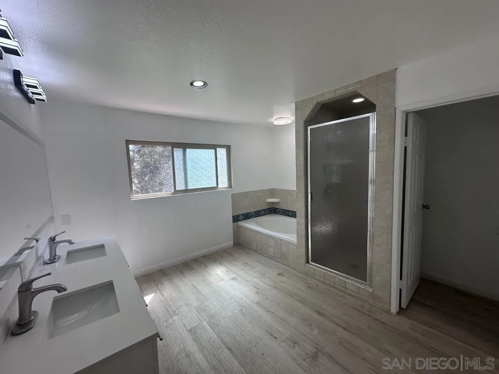 Photo #7: 260010569 Listing: Photo #7