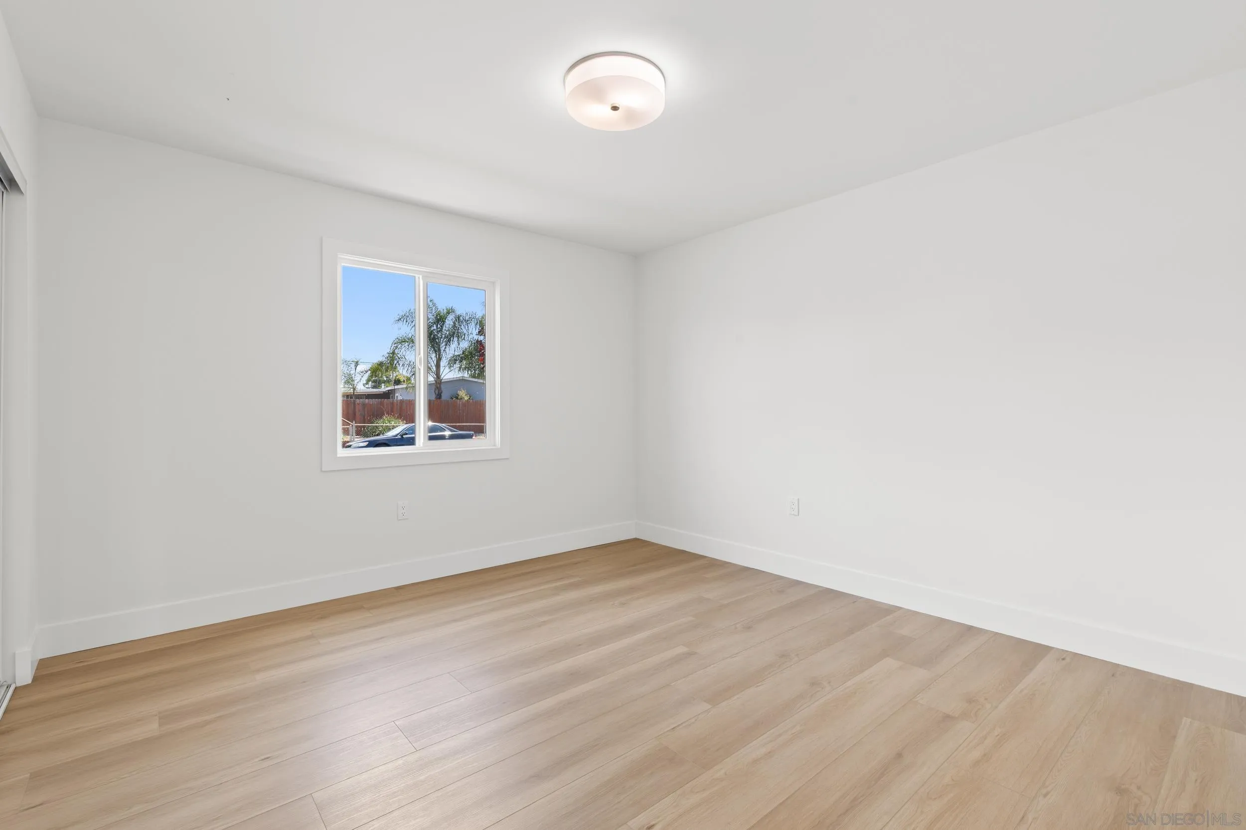 https://cdn.realtyfeed.com/cdn/127/260010570/4bbdc6020f1d4067d2b379ecc93a1f23.webp