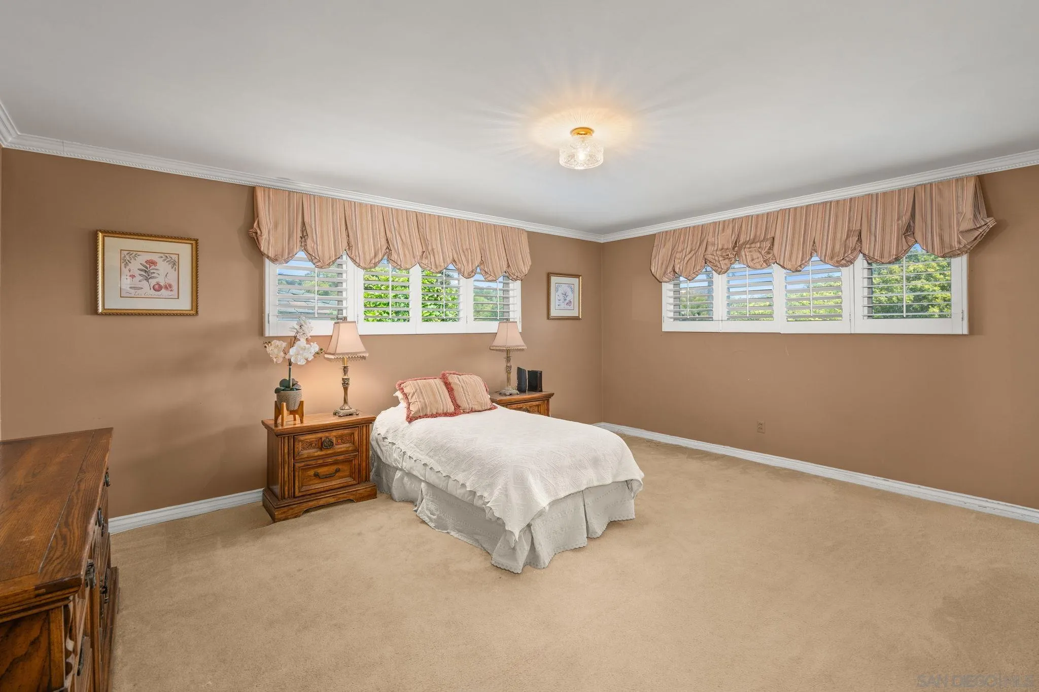 https://cdn.realtyfeed.com/cdn/127/260010572/431c45b169fbe5aee3ec07c5ec95bc78.webp