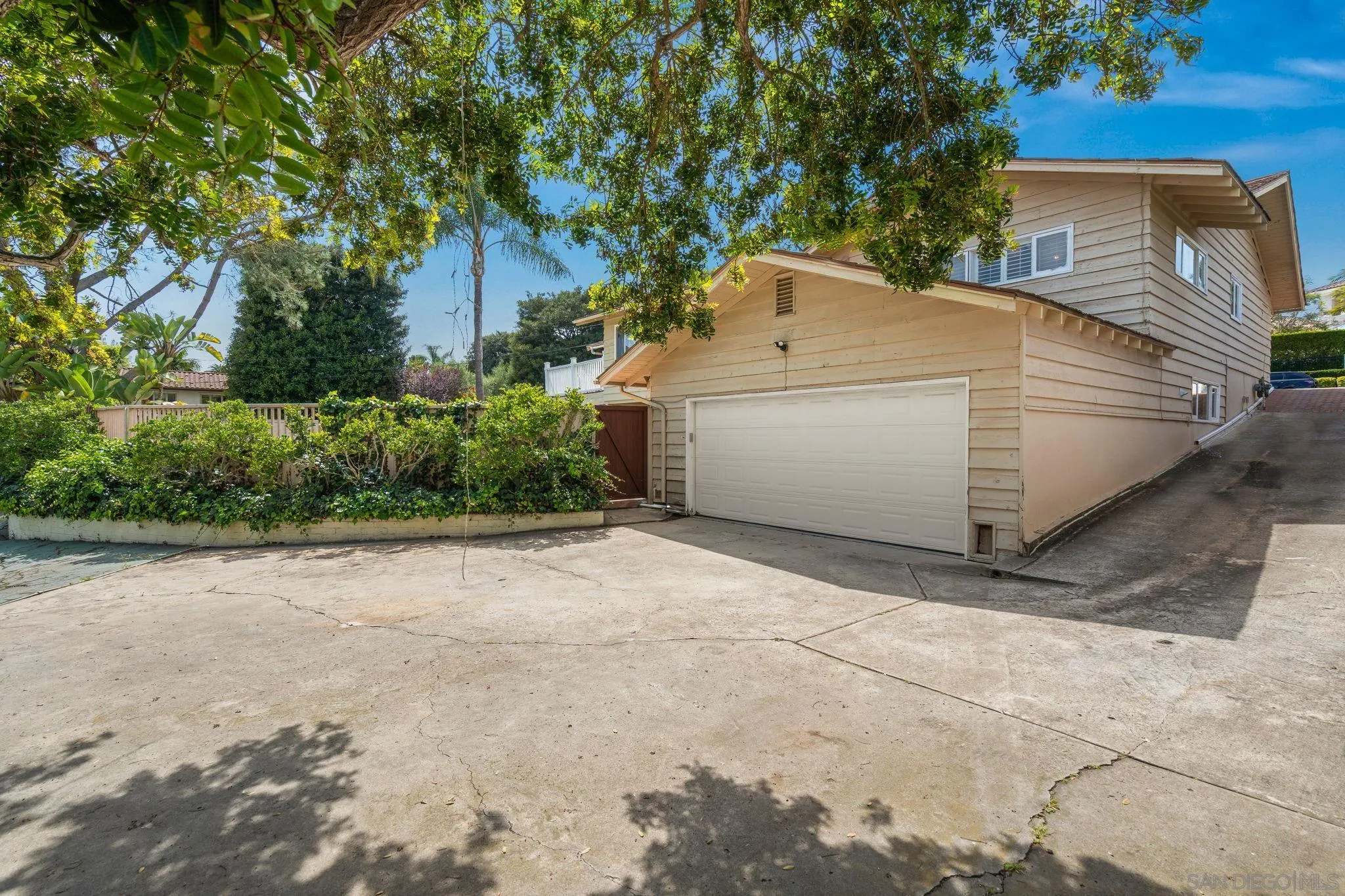 https://cdn.realtyfeed.com/cdn/127/260010572/4883d856fbca0b9789c618032239bd03.webp