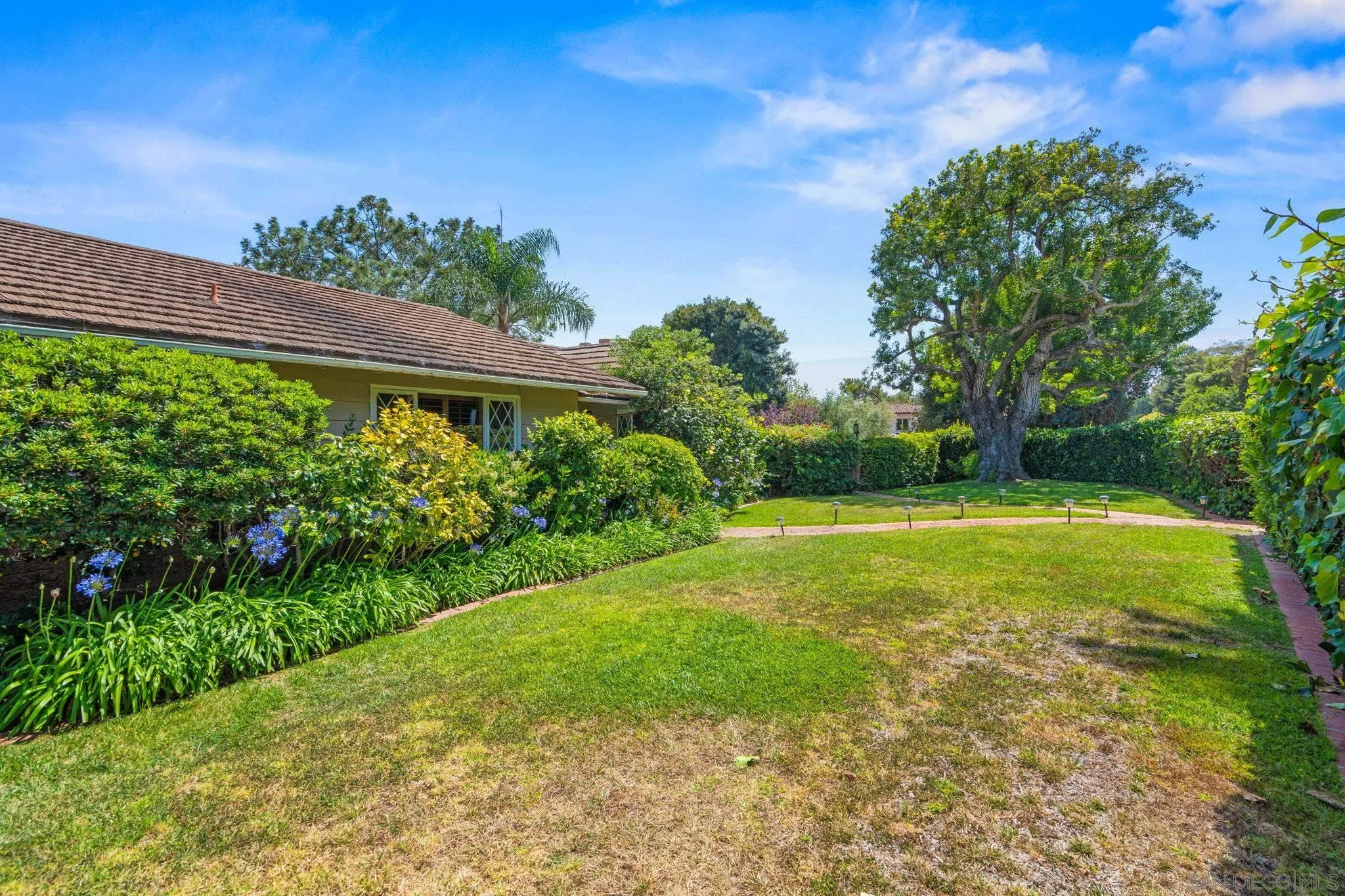 https://cdn.realtyfeed.com/cdn/127/260010572/4be272f29cebbbd2c3e1127a9025ae55.webp