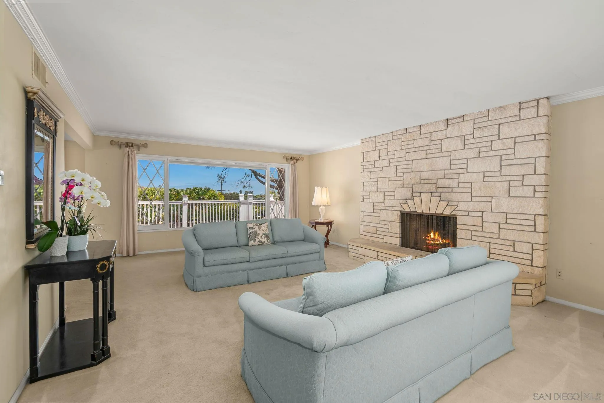 https://cdn.realtyfeed.com/cdn/127/260010572/4d8b6cabd50fc769e641675e3cfde268.webp