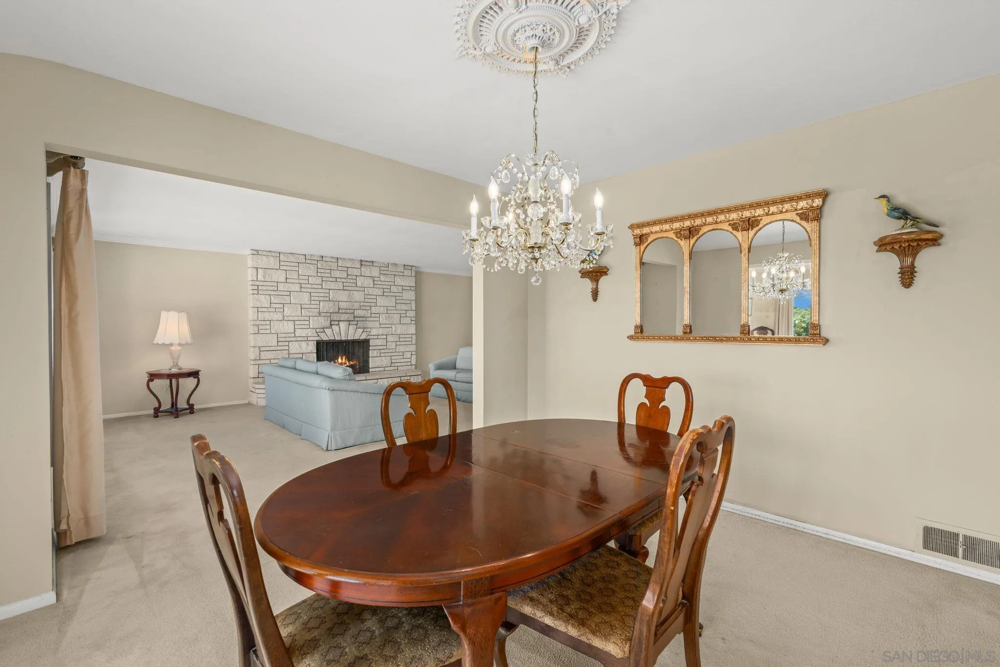 https://cdn.realtyfeed.com/cdn/127/260010572/4f861ec7f725ca73b48d3d79e4669a57.webp