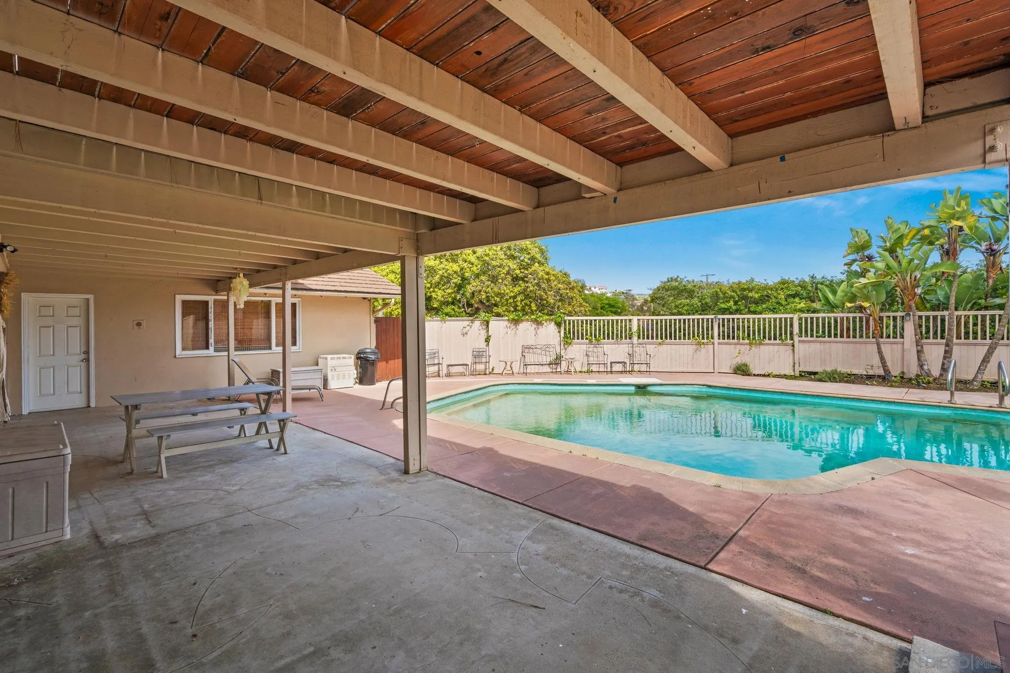 https://cdn.realtyfeed.com/cdn/127/260010572/5d38f6e55c867d4c9758f17ba1600f86.webp