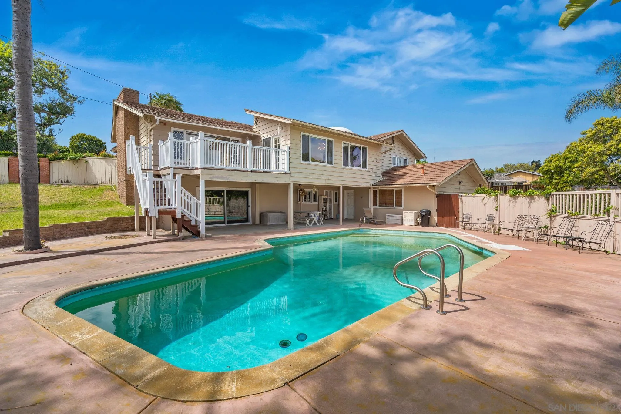https://cdn.realtyfeed.com/cdn/127/260010572/646cd4681c2a80135a424998afed9633.webp