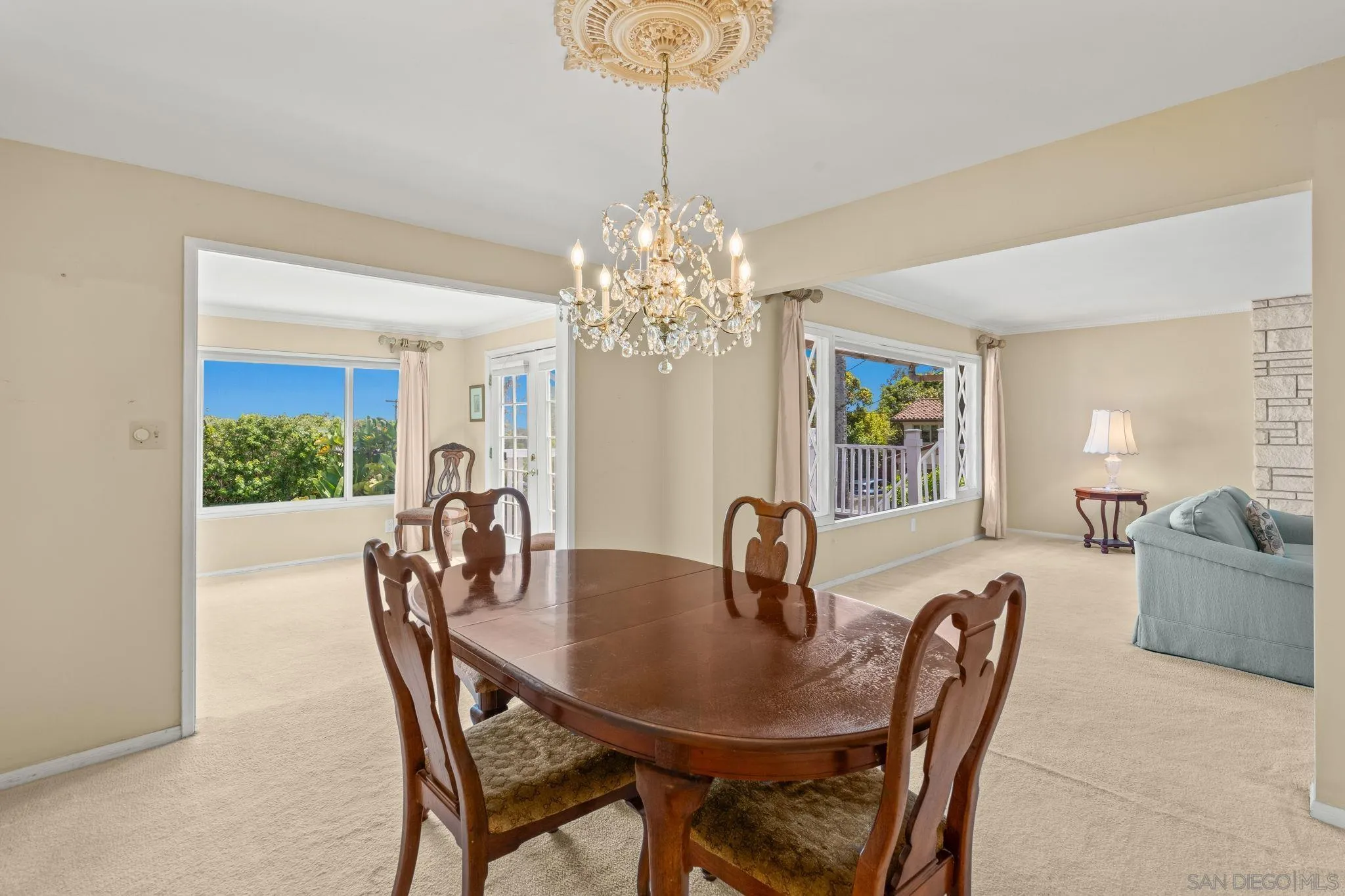 https://cdn.realtyfeed.com/cdn/127/260010572/7be57bfddce1926ec903ce4437e60274.webp