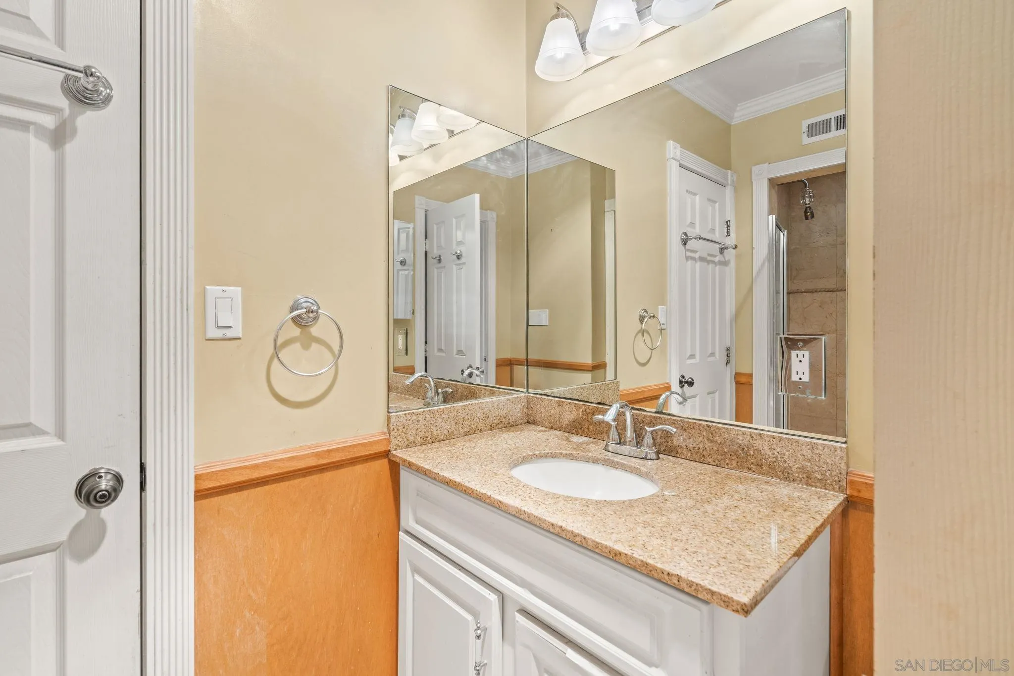 https://cdn.realtyfeed.com/cdn/127/260010572/89641475fab6df7a6886097c369f04d8.webp