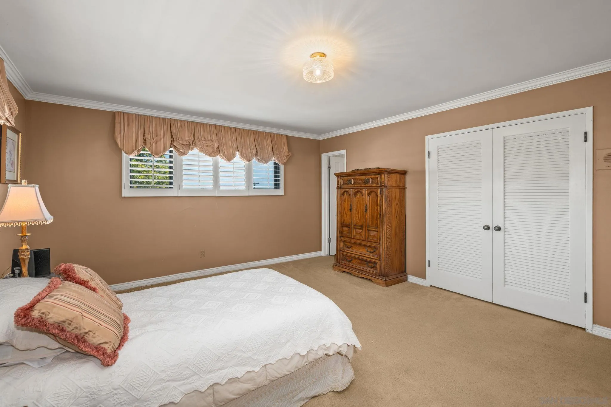 https://cdn.realtyfeed.com/cdn/127/260010572/9070a377dec599574dc5d9bef07ac435.webp