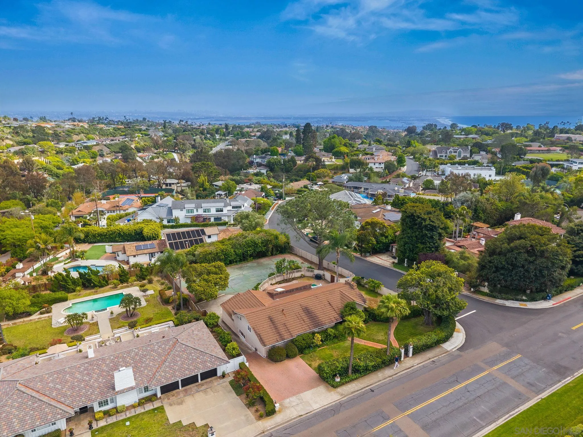 https://cdn.realtyfeed.com/cdn/127/260010572/98ec1ef1602e431f91532f6e26b841ee.webp