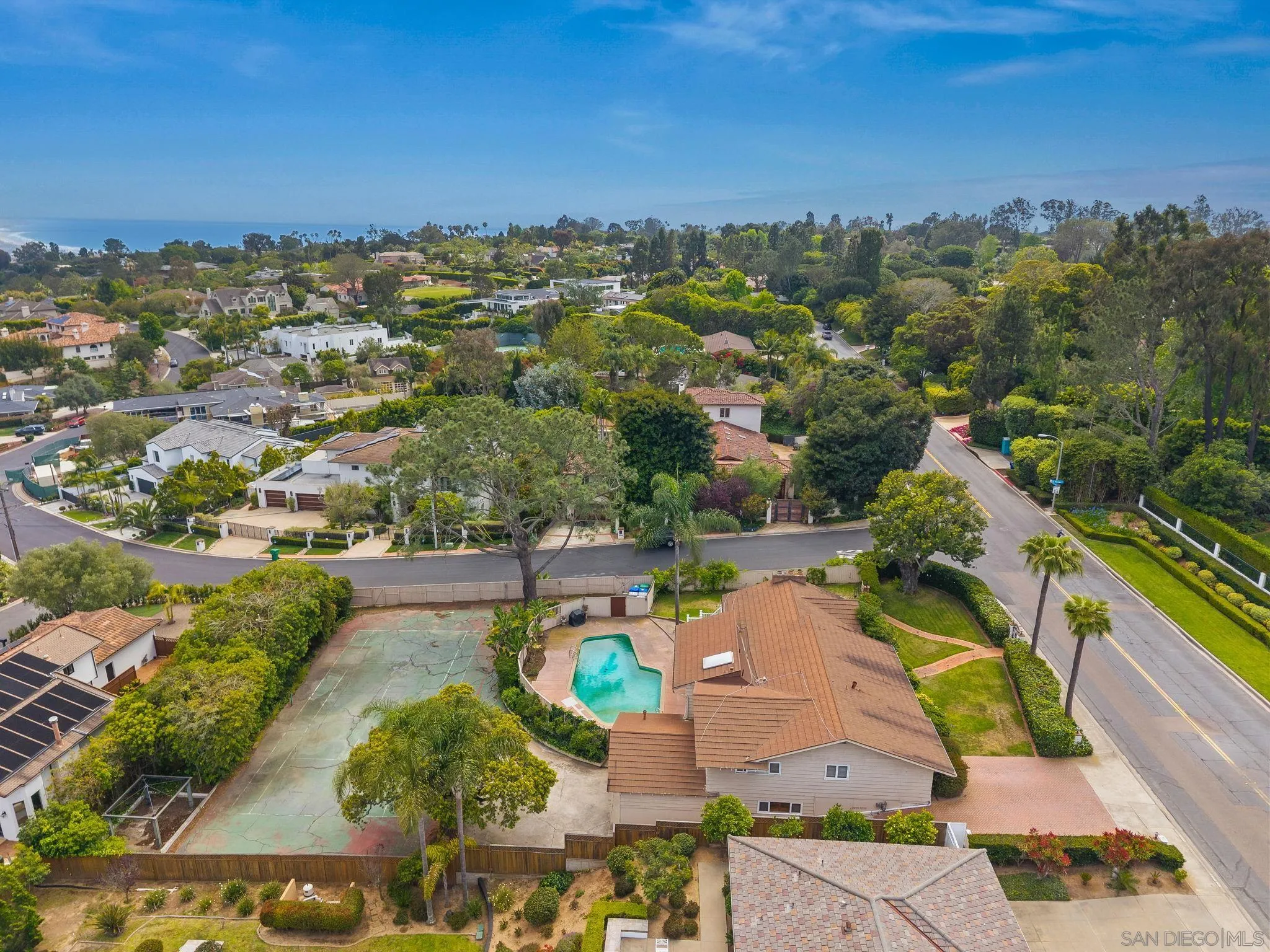 https://cdn.realtyfeed.com/cdn/127/260010572/a649274fbf2966956722bcb1353d2e1f.webp