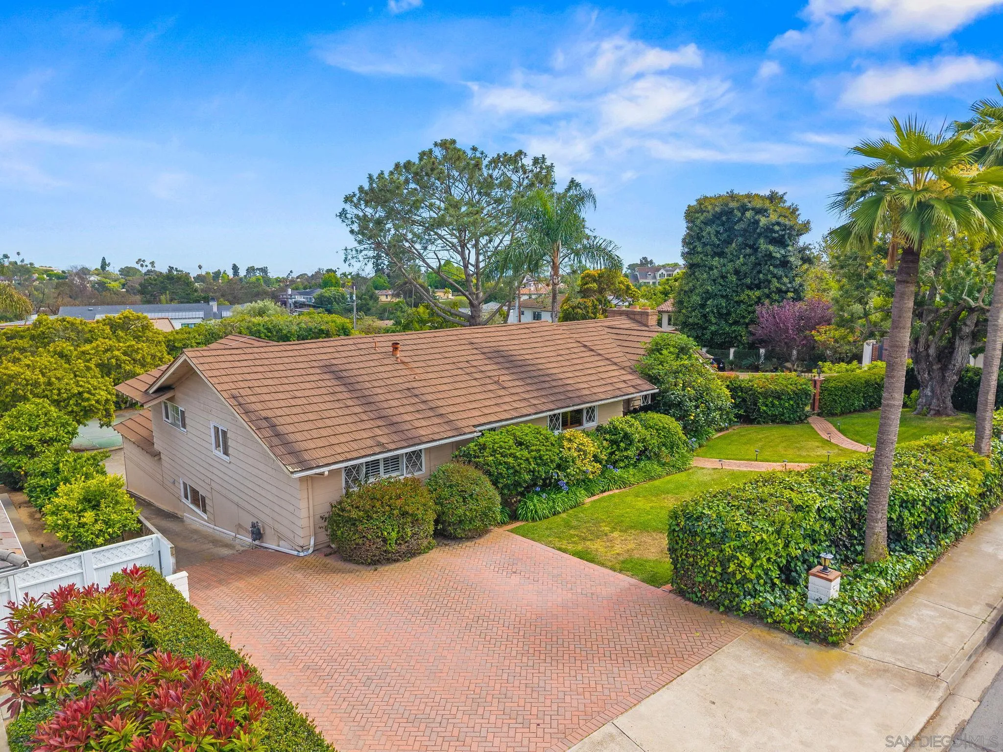 https://cdn.realtyfeed.com/cdn/127/260010572/b227e123fc9d120482ad73f7093b12a8.webp