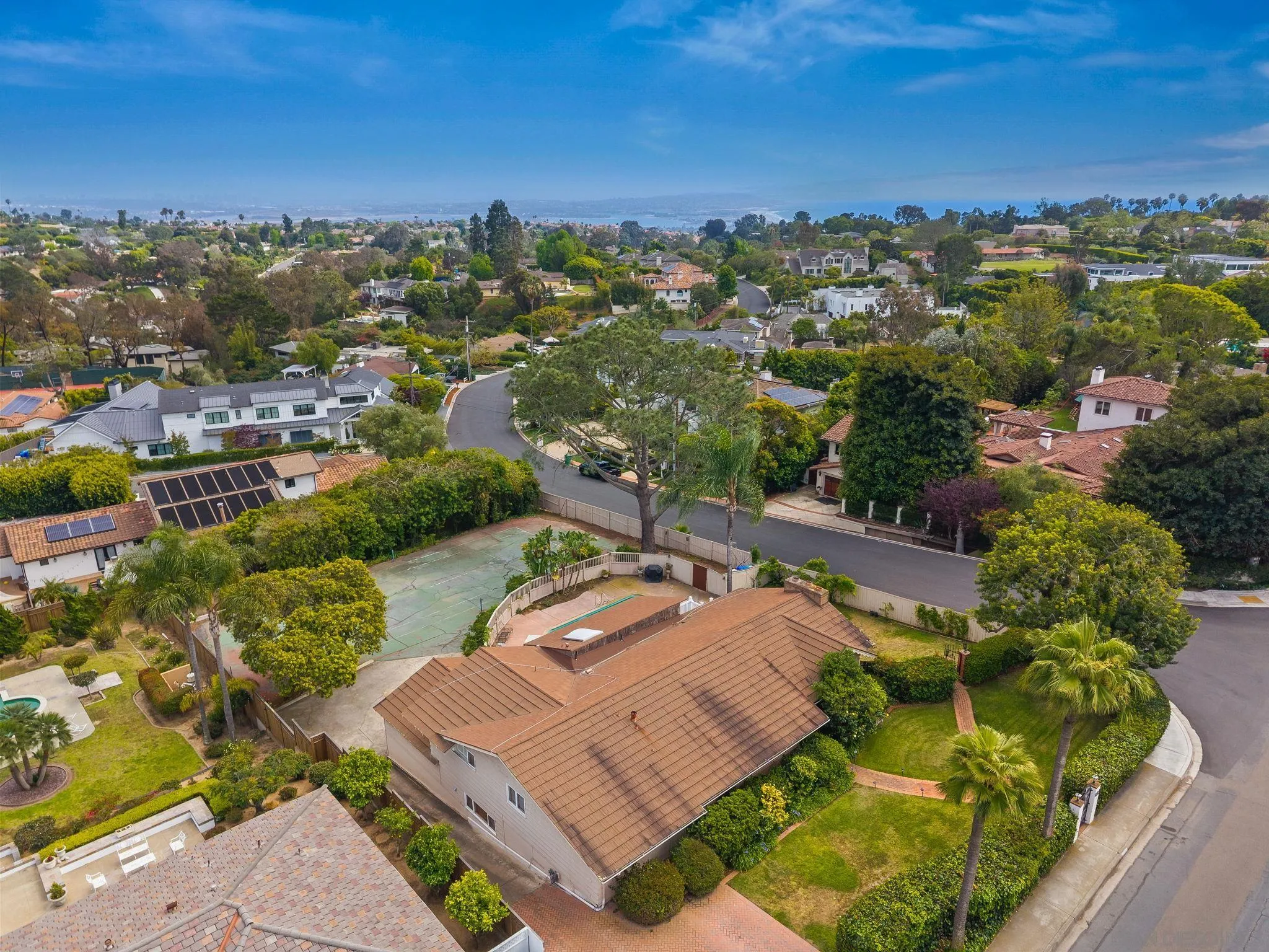 https://cdn.realtyfeed.com/cdn/127/260010572/b4de6edd59f6a4c397dc5745dfe0e221.webp