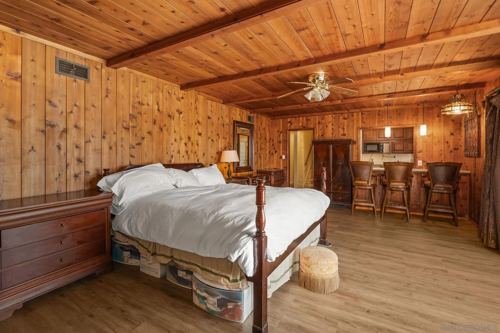https://cdn.realtyfeed.com/cdn/127/260010572/b798a10b9bbc3a49debe29d3f13d0d22.webp