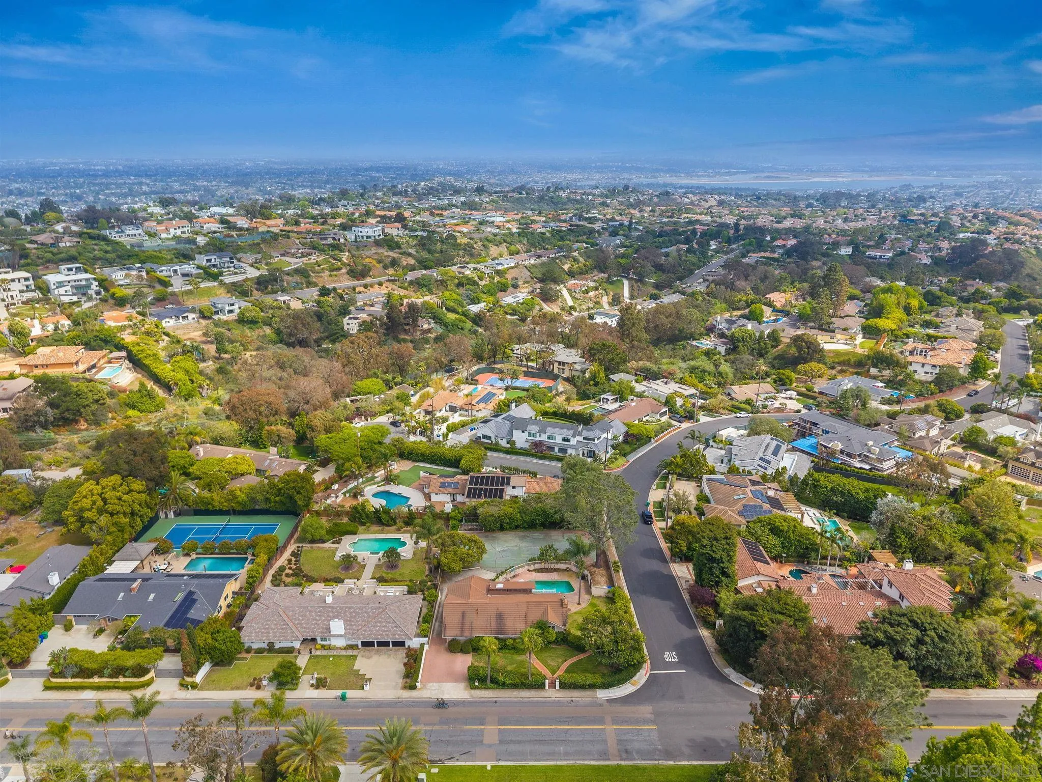 https://cdn.realtyfeed.com/cdn/127/260010572/bf5c4e940841efba574c5dfdd31dbdfa.webp