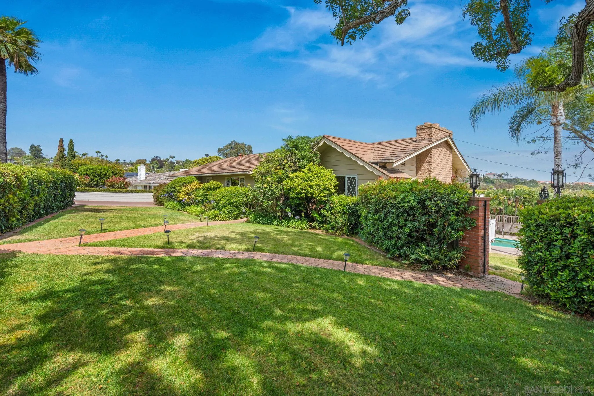 https://cdn.realtyfeed.com/cdn/127/260010572/deddba295fa3d02b9cbec50b595acce8.webp