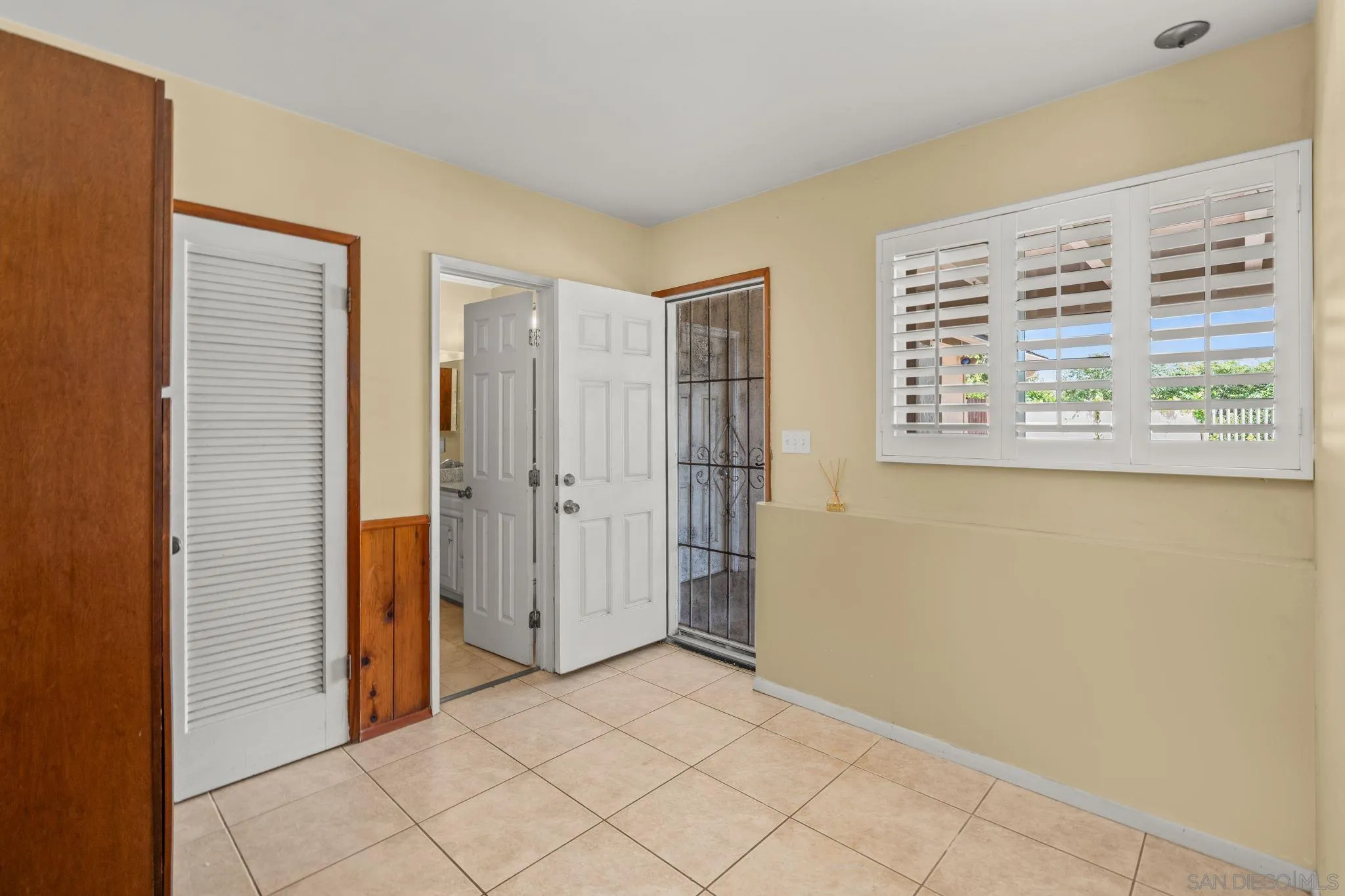 https://cdn.realtyfeed.com/cdn/127/260010572/e73d582c1a1faf4db35e941fed39b77d.webp