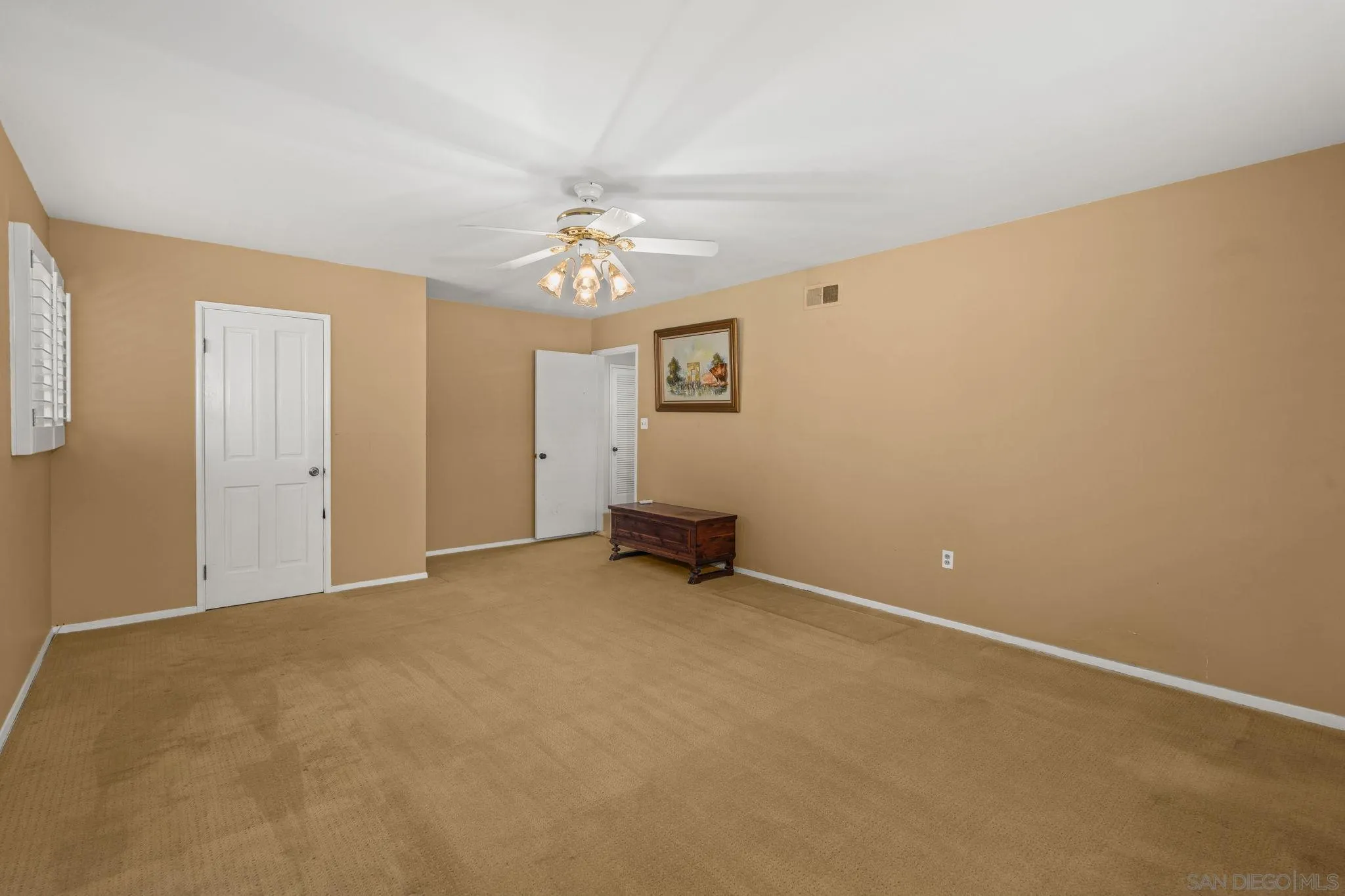 https://cdn.realtyfeed.com/cdn/127/260010572/f04ae108ed34727fb246fba86a9de8d6.webp