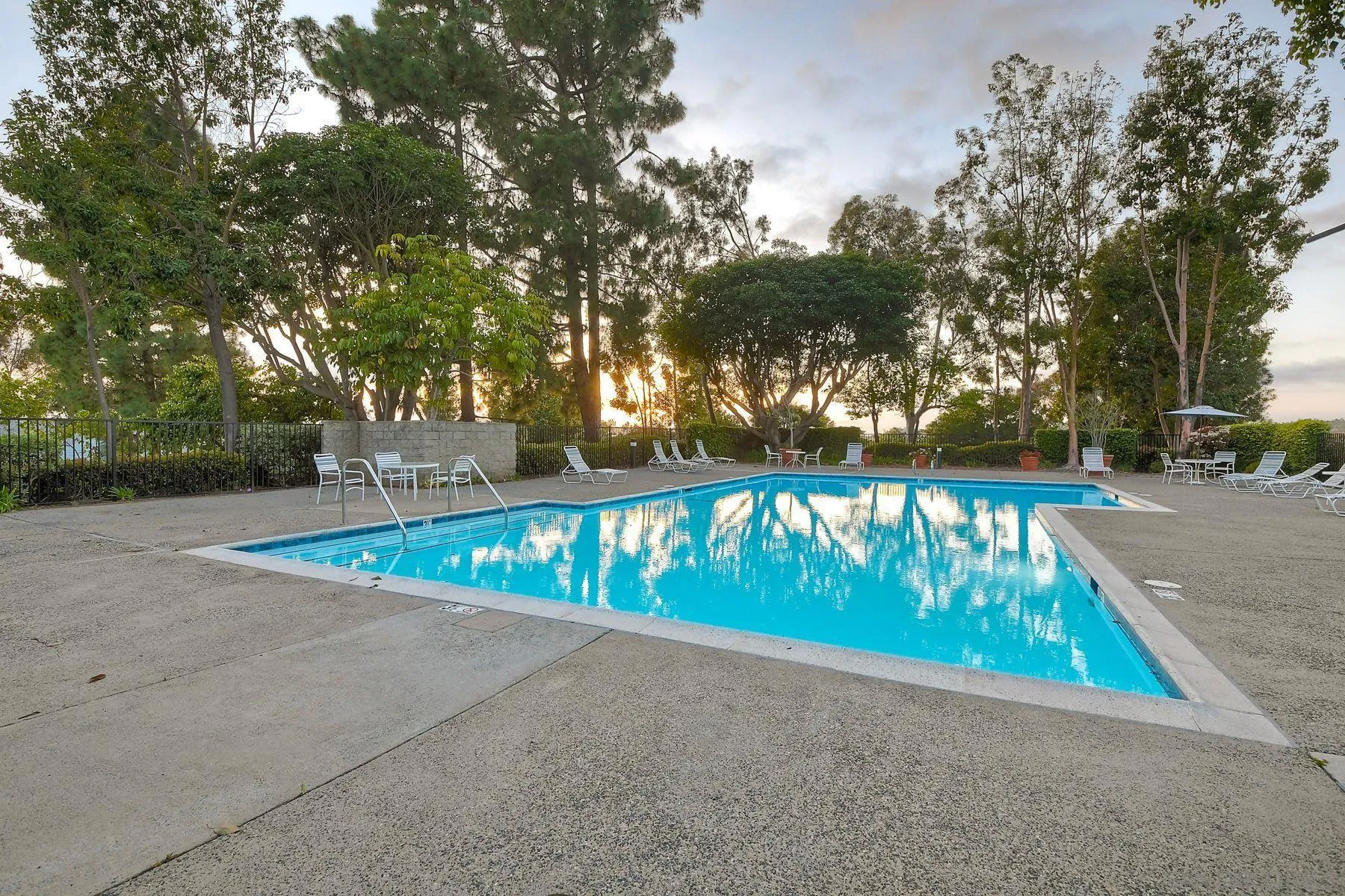 https://cdn.realtyfeed.com/cdn/127/260010577/8b57d9f4bd00ece9166d6ce8a761a172.webp