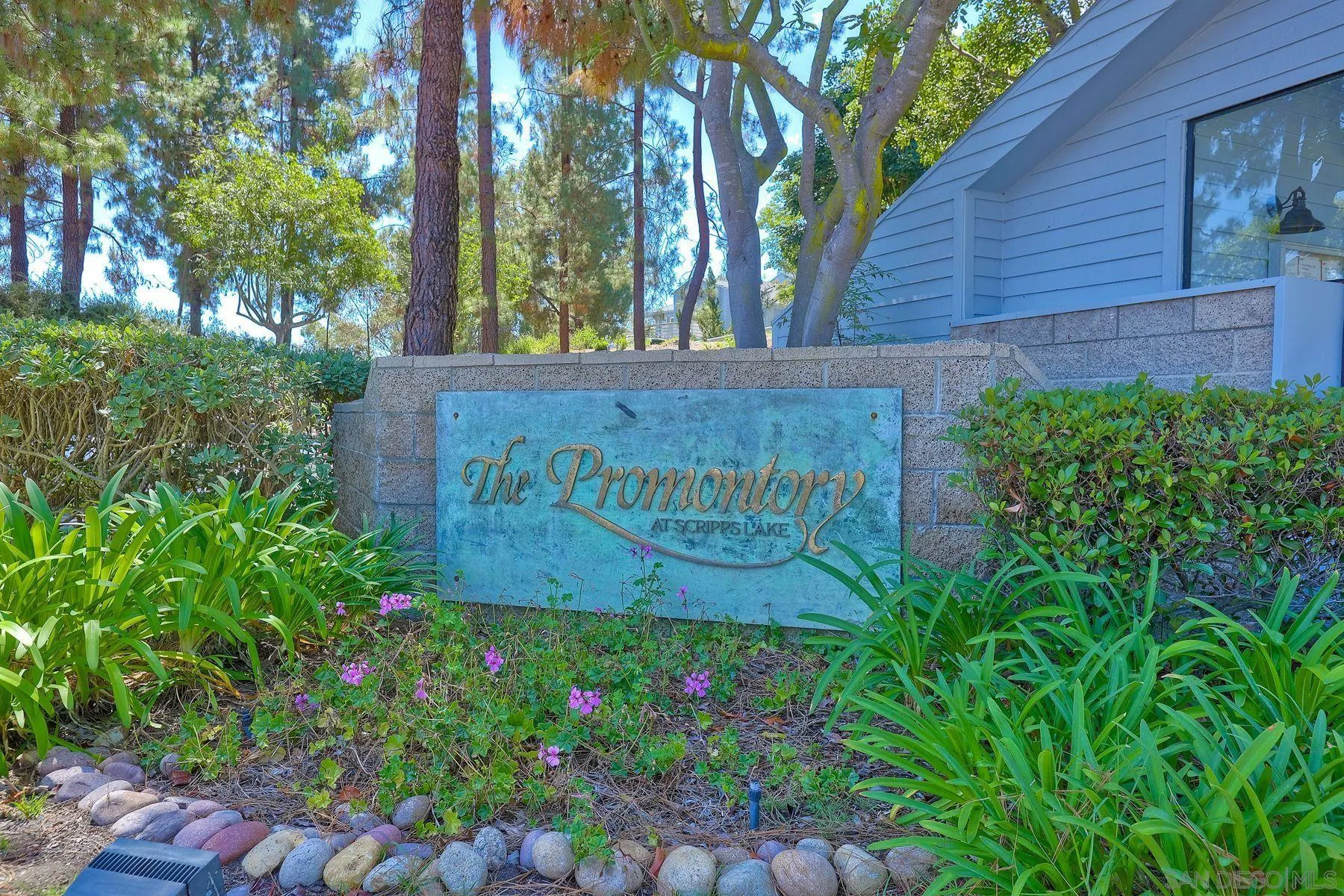 https://cdn.realtyfeed.com/cdn/127/260010577/a677581fc11995b097d3f90e9bdff52b.webp