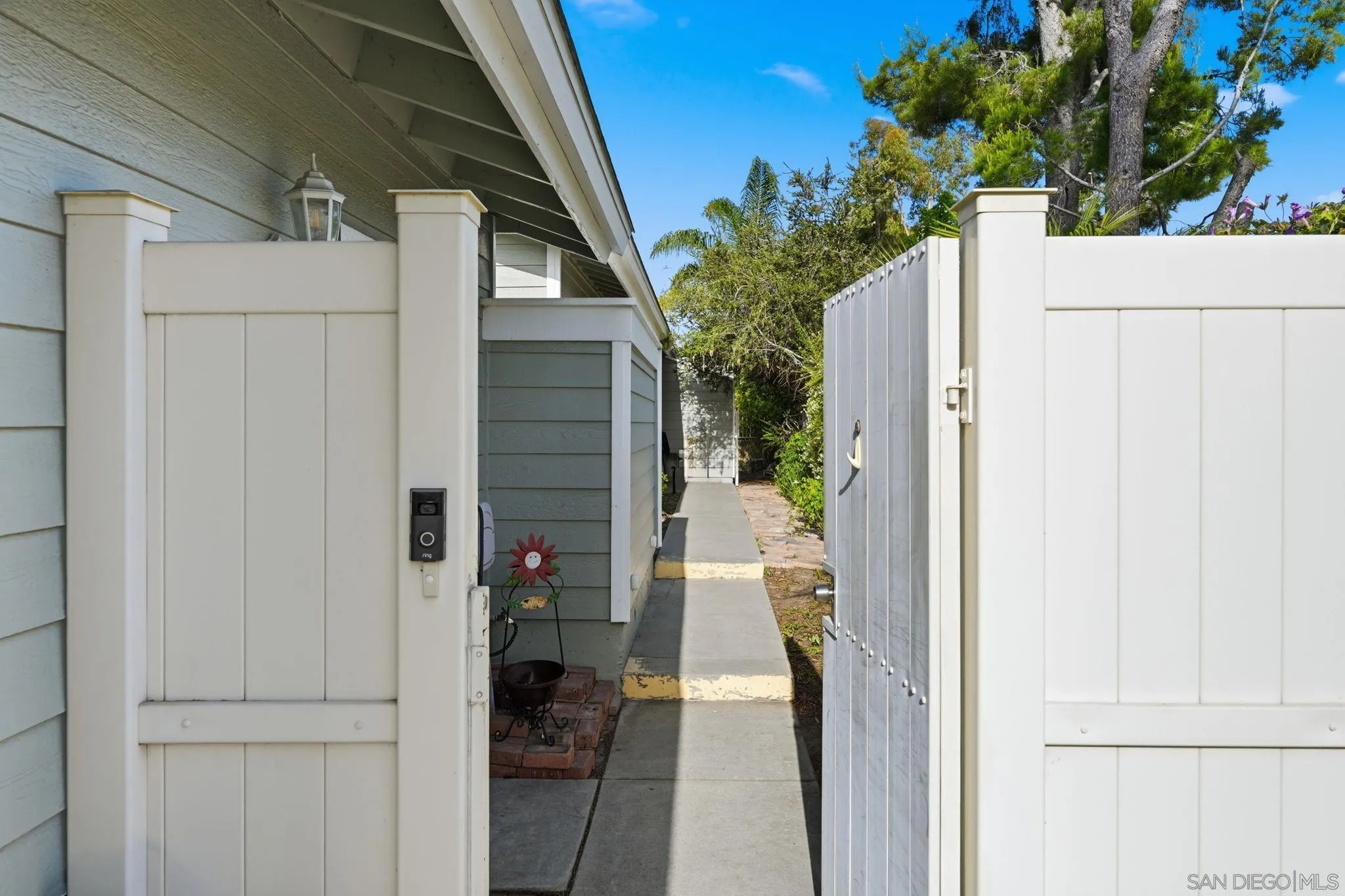 https://cdn.realtyfeed.com/cdn/127/260010581/4a83341b36dcec42a483c1007d59e315.webp