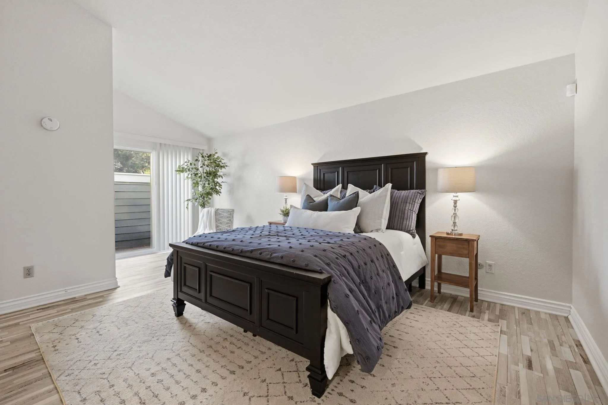 https://cdn.realtyfeed.com/cdn/127/260010581/8cd6593223b39c4e2bcf2d35c4db75f2.webp