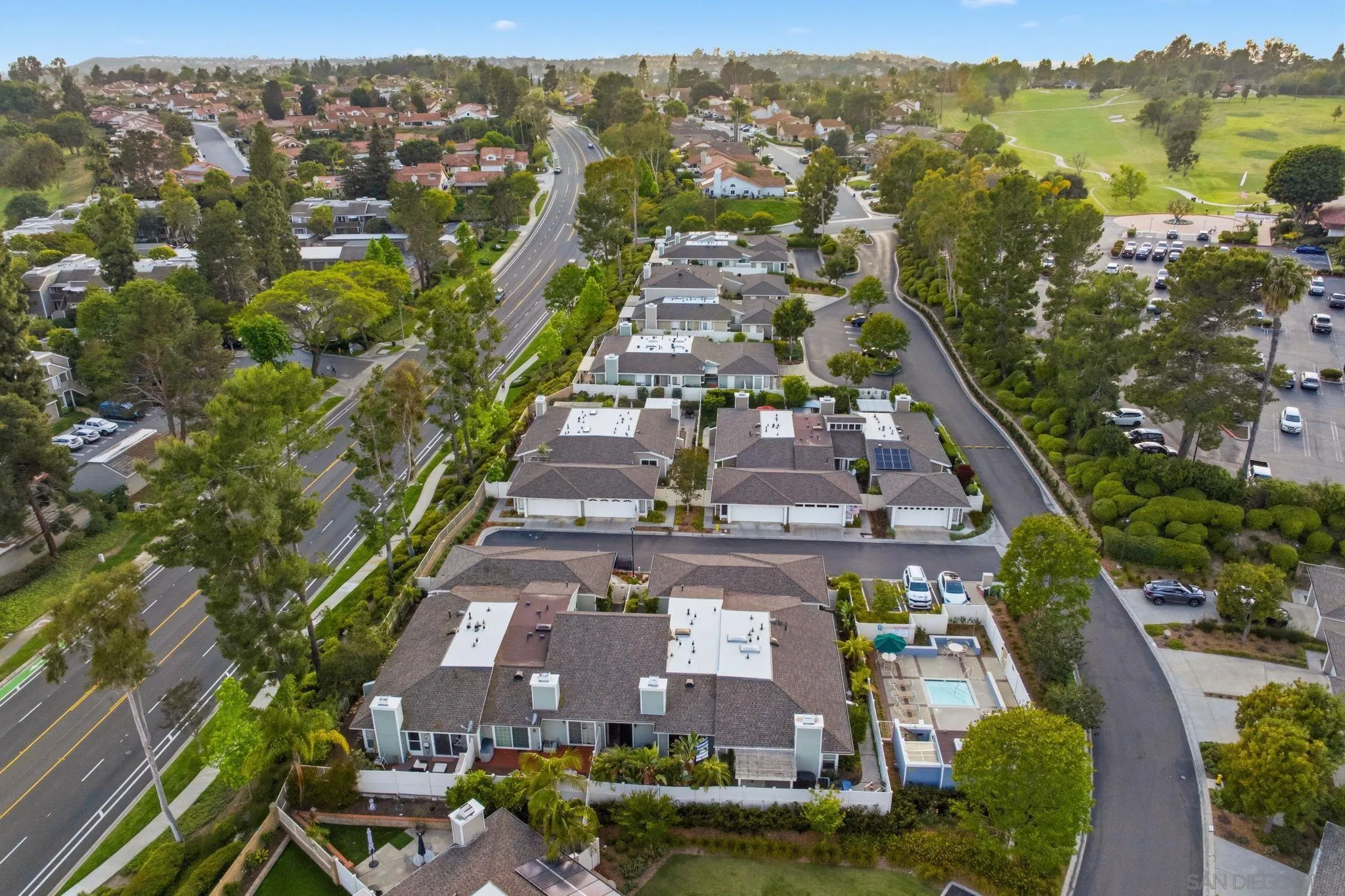 https://cdn.realtyfeed.com/cdn/127/260010581/944c294bb21e2bf5620af7fdbd836419.webp