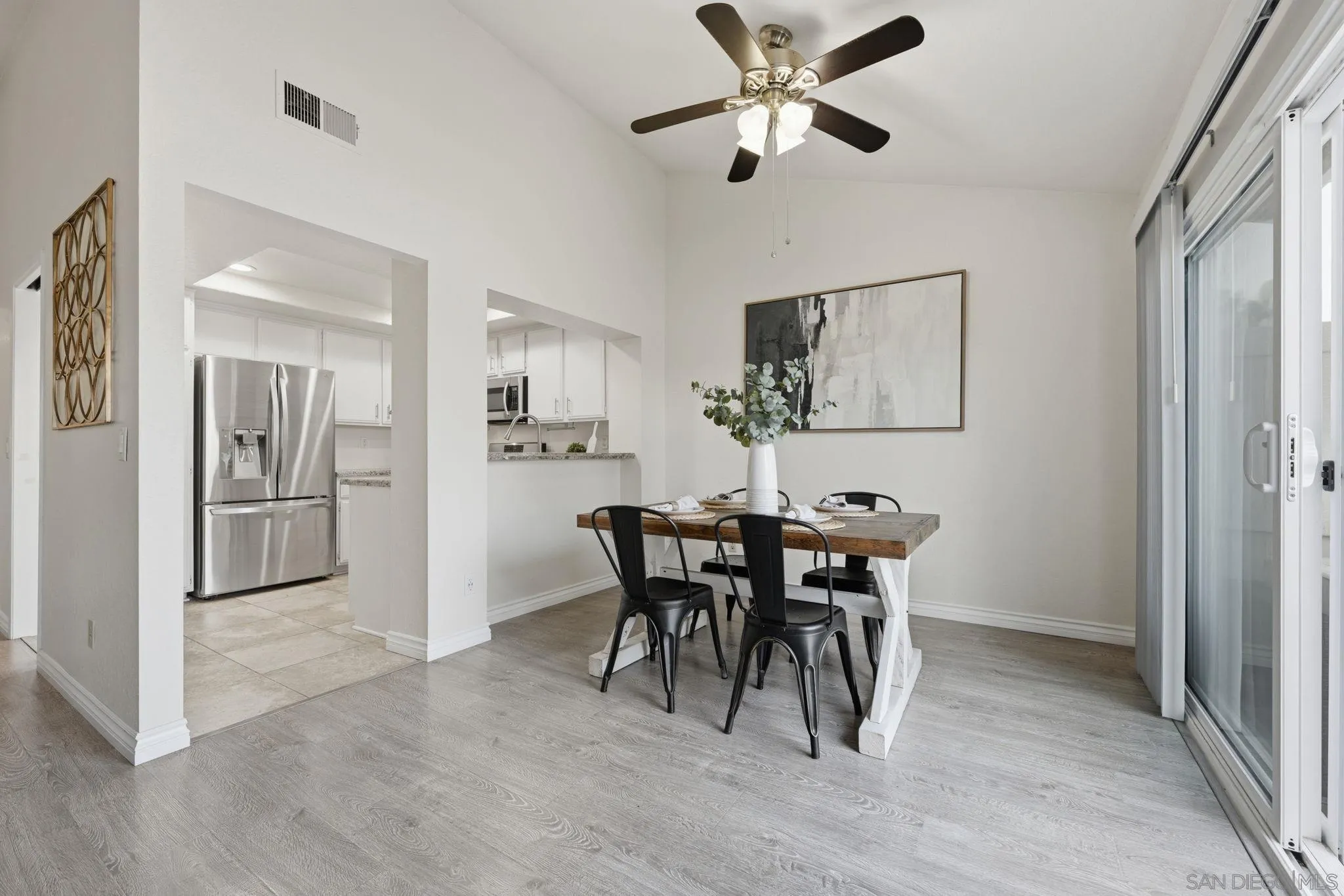 https://cdn.realtyfeed.com/cdn/127/260010581/bbc946240e497755f8463c12e1b0f4f5.webp