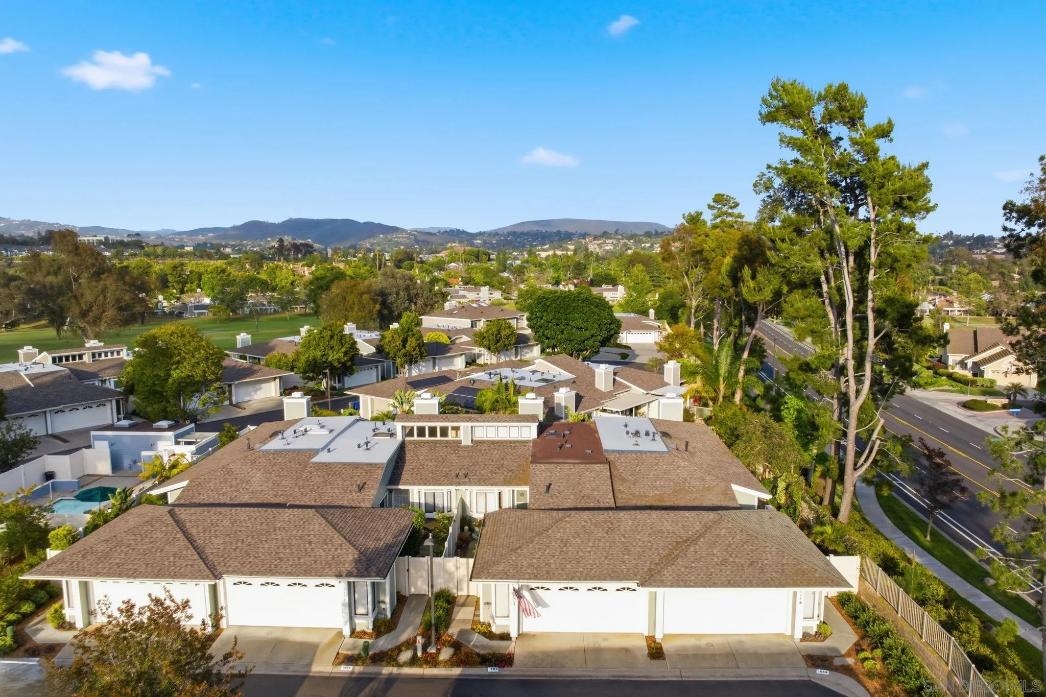 https://cdn.realtyfeed.com/cdn/127/260010581/c4f9e16f33ec5e5ddc81ba383d696d65.webp