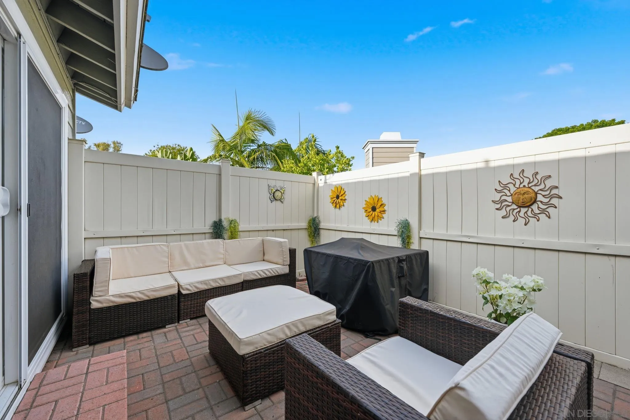 https://cdn.realtyfeed.com/cdn/127/260010581/cb53af0ad0a9fd3a8636a6f5988e7e1c.webp