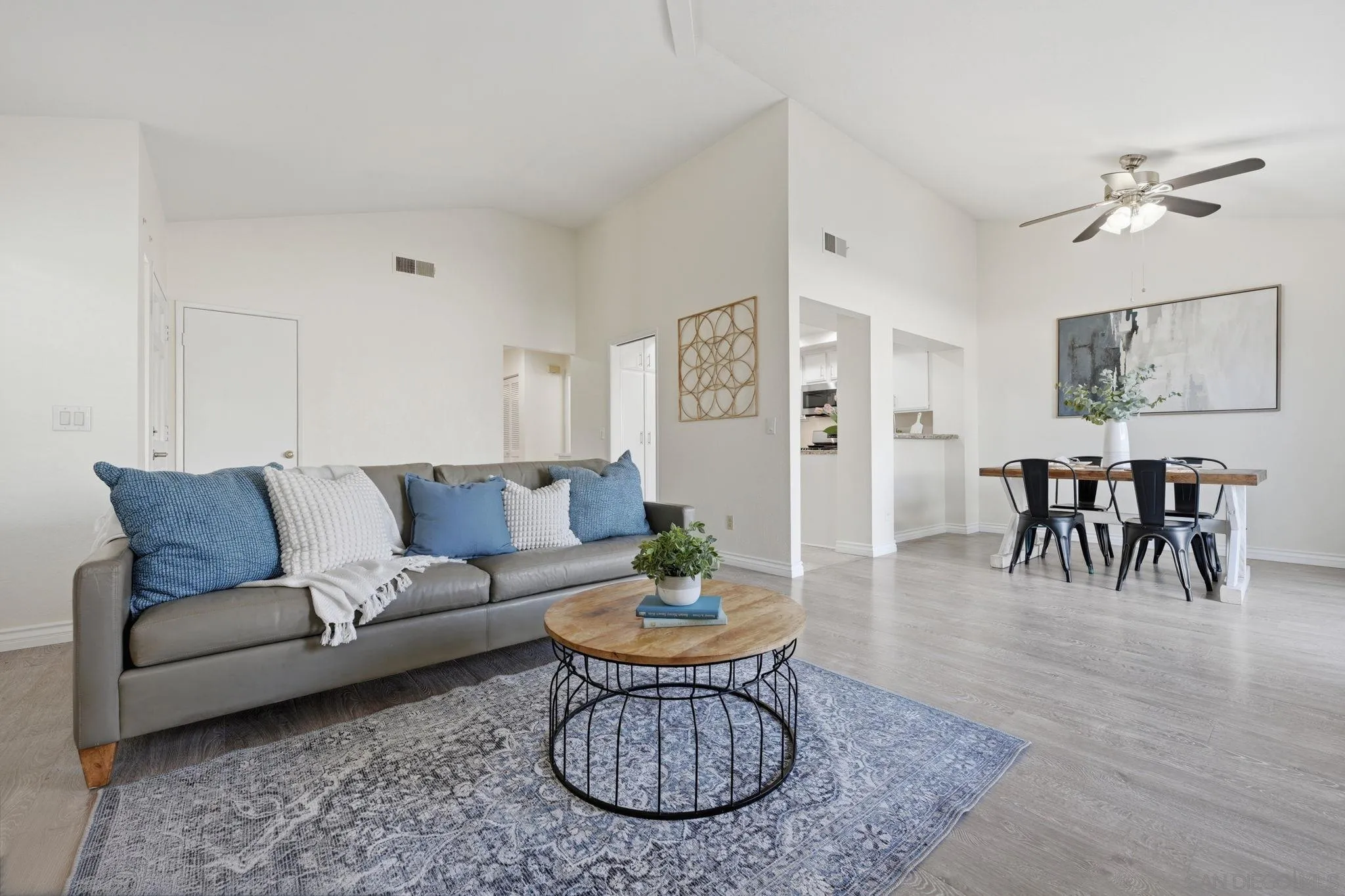 https://cdn.realtyfeed.com/cdn/127/260010581/cf53c5c6adaac66015f8e76fa029b493.webp