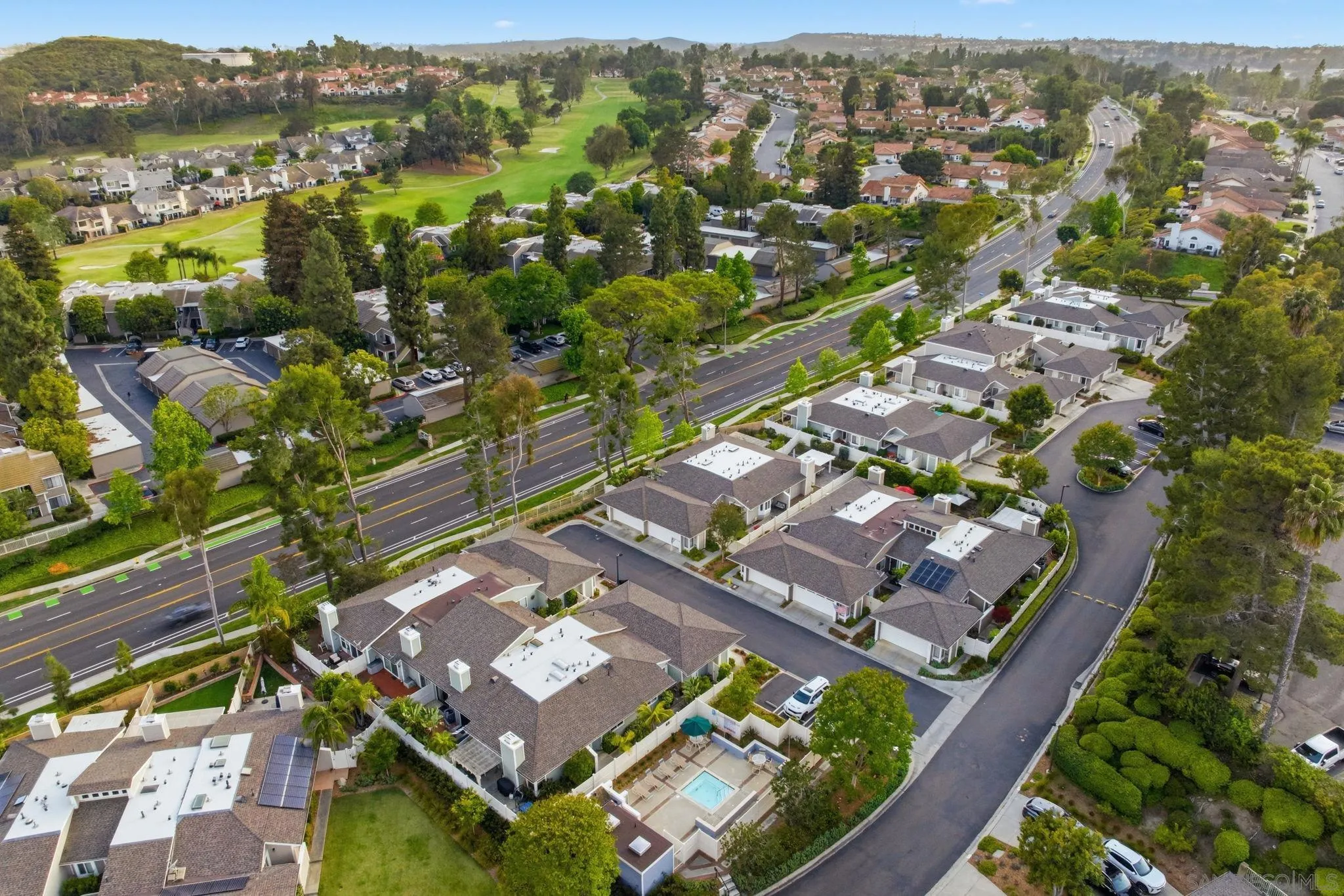 https://cdn.realtyfeed.com/cdn/127/260010581/d7af977685532b6492616125d1d564f3.webp