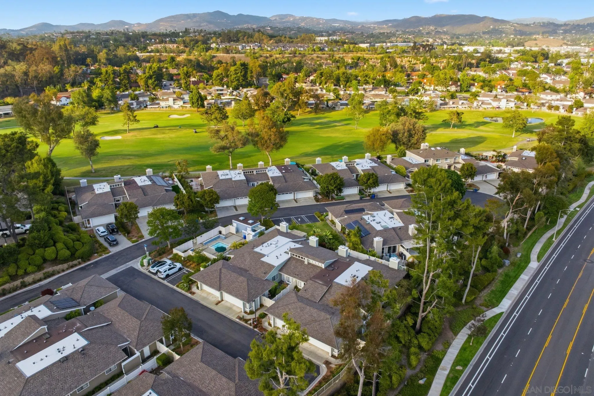 https://cdn.realtyfeed.com/cdn/127/260010581/eb5e54b270c452adb1771b5d6e8727a1.webp