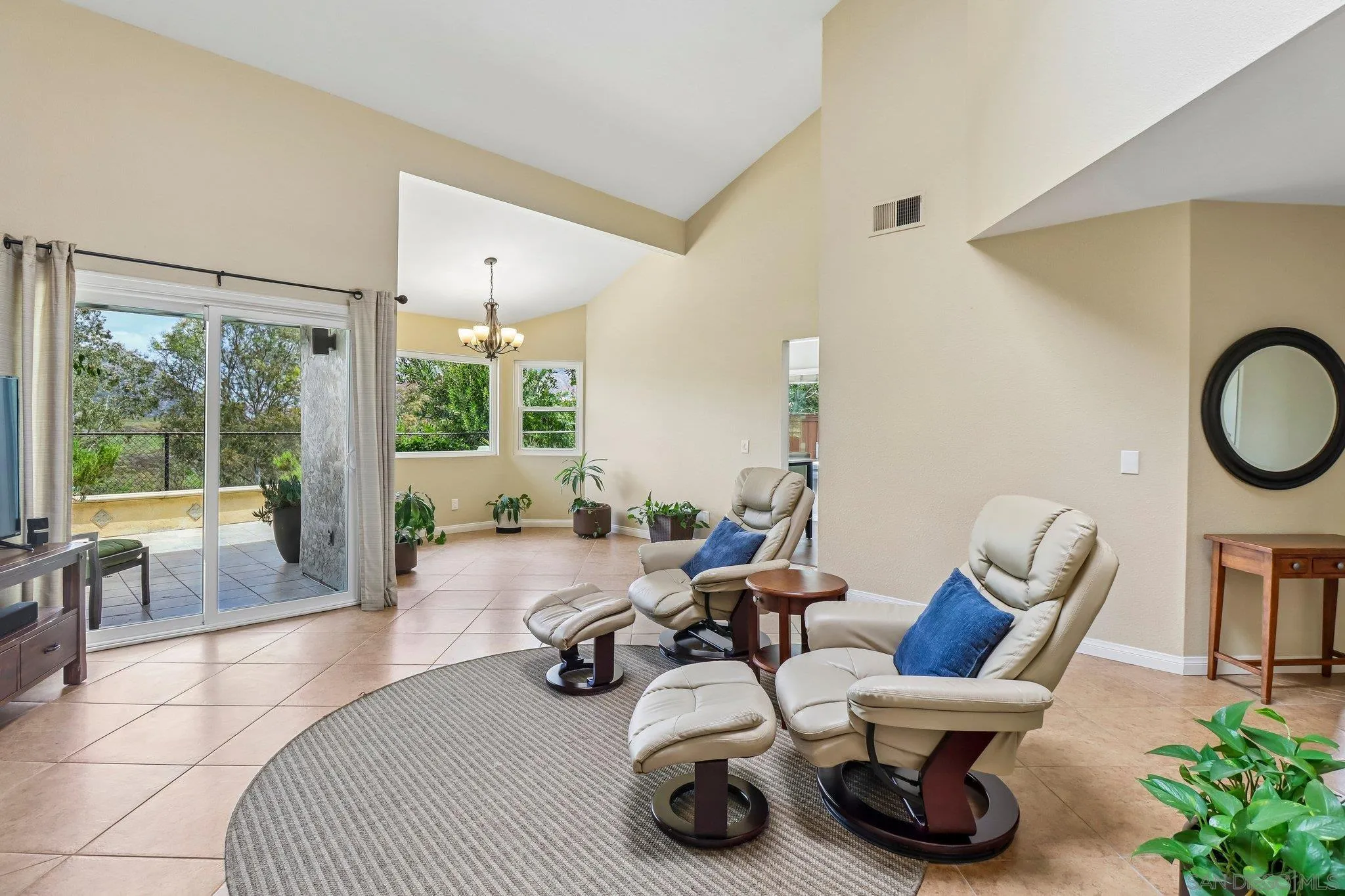 Photo #8: 260010582 Listing: Photo #8