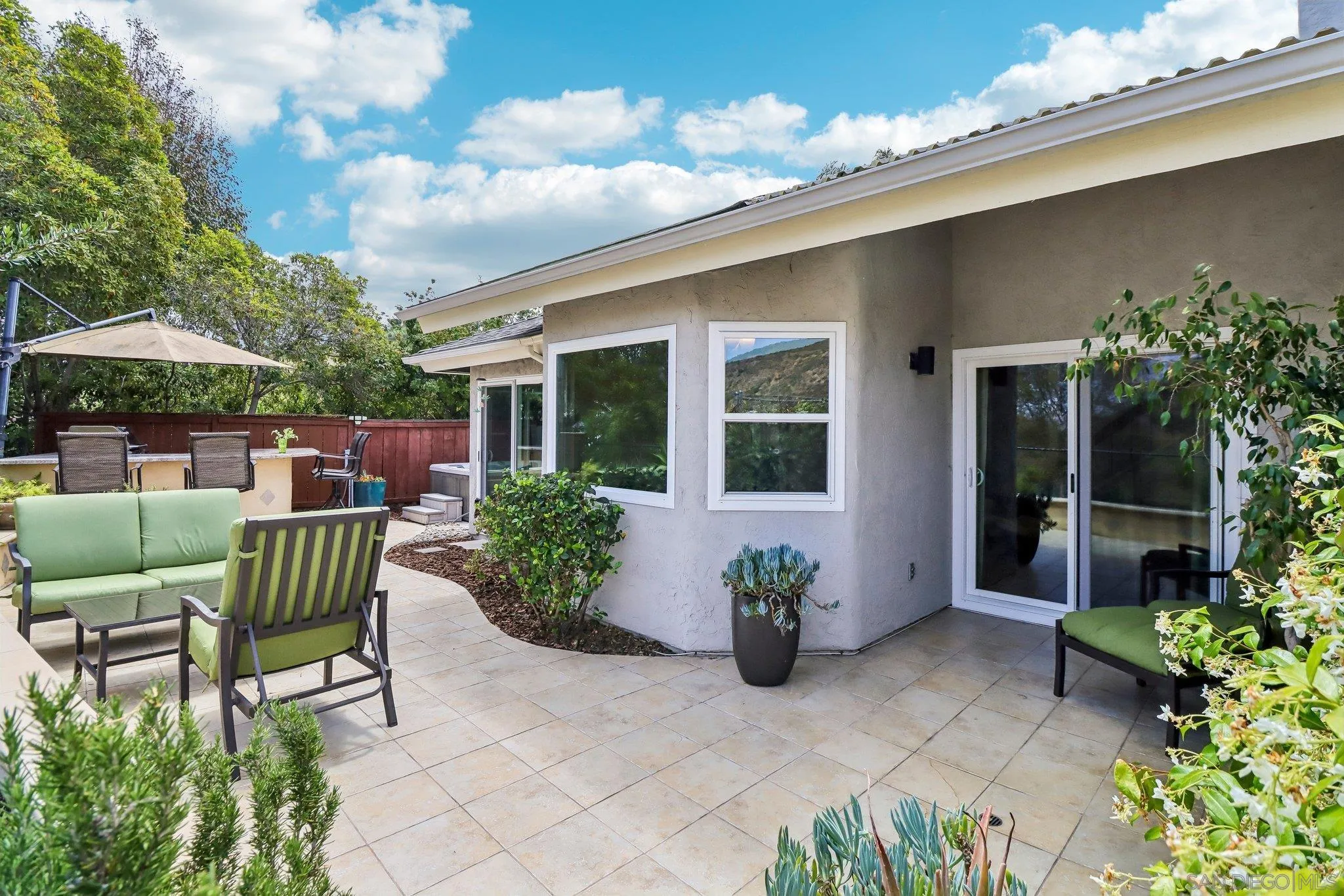 Photo #3: 260010582 Listing: Photo #3