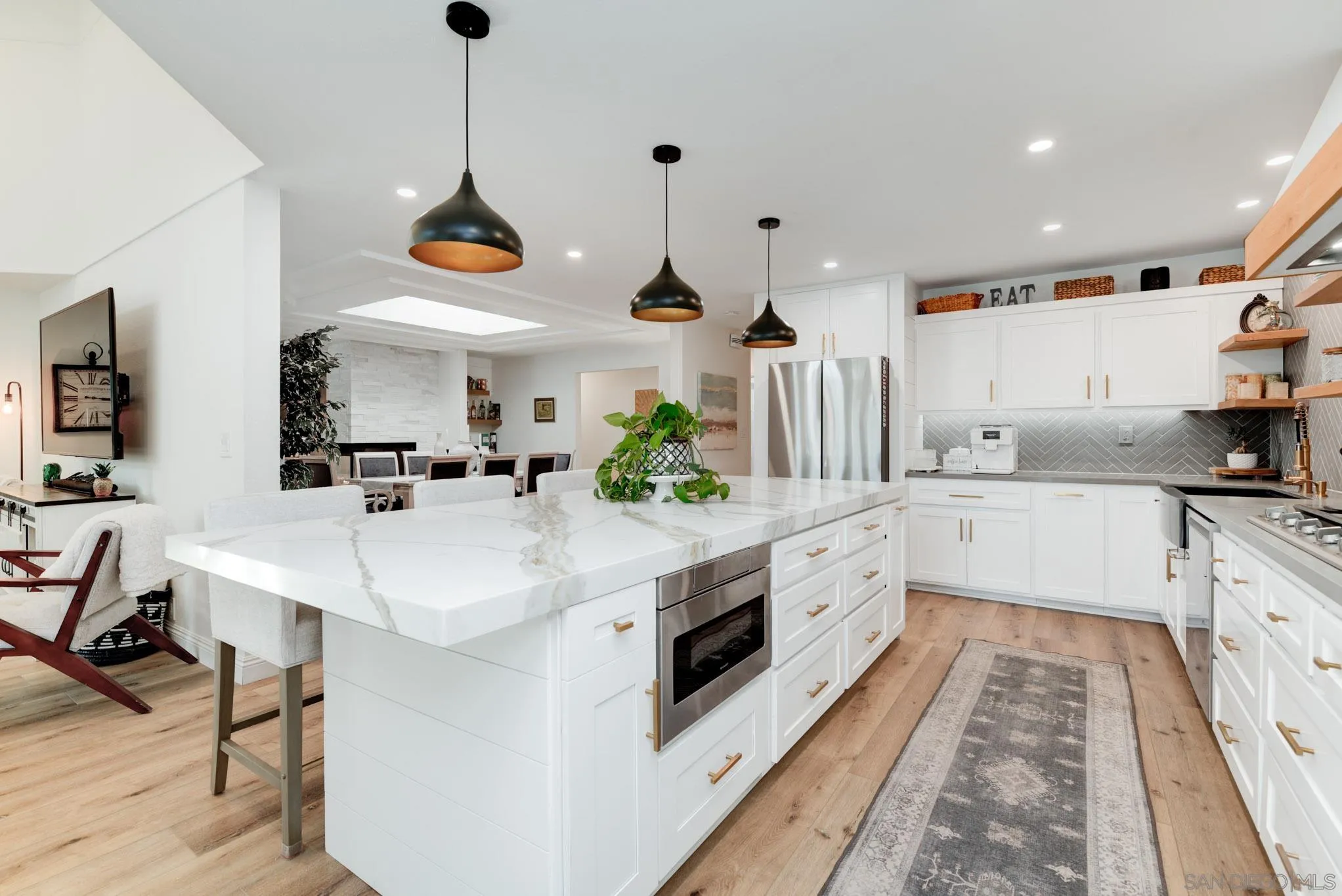 https://cdn.realtyfeed.com/cdn/127/260010586/da7692426db8b022f944b96bca0799f4.webp