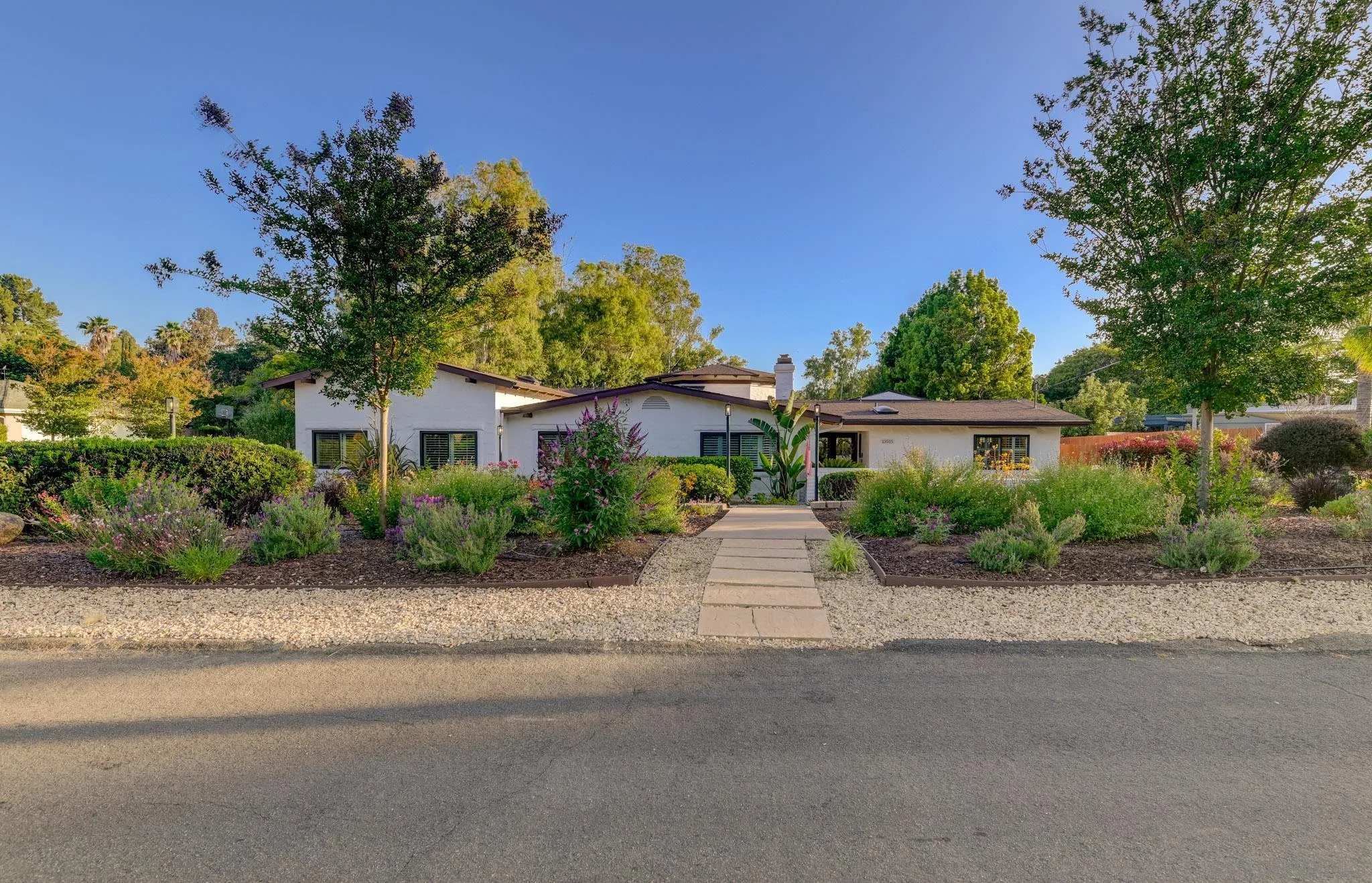 https://cdn.realtyfeed.com/cdn/127/260010586/ec1f1f3f110defb9c2284ffc412cf780.webp