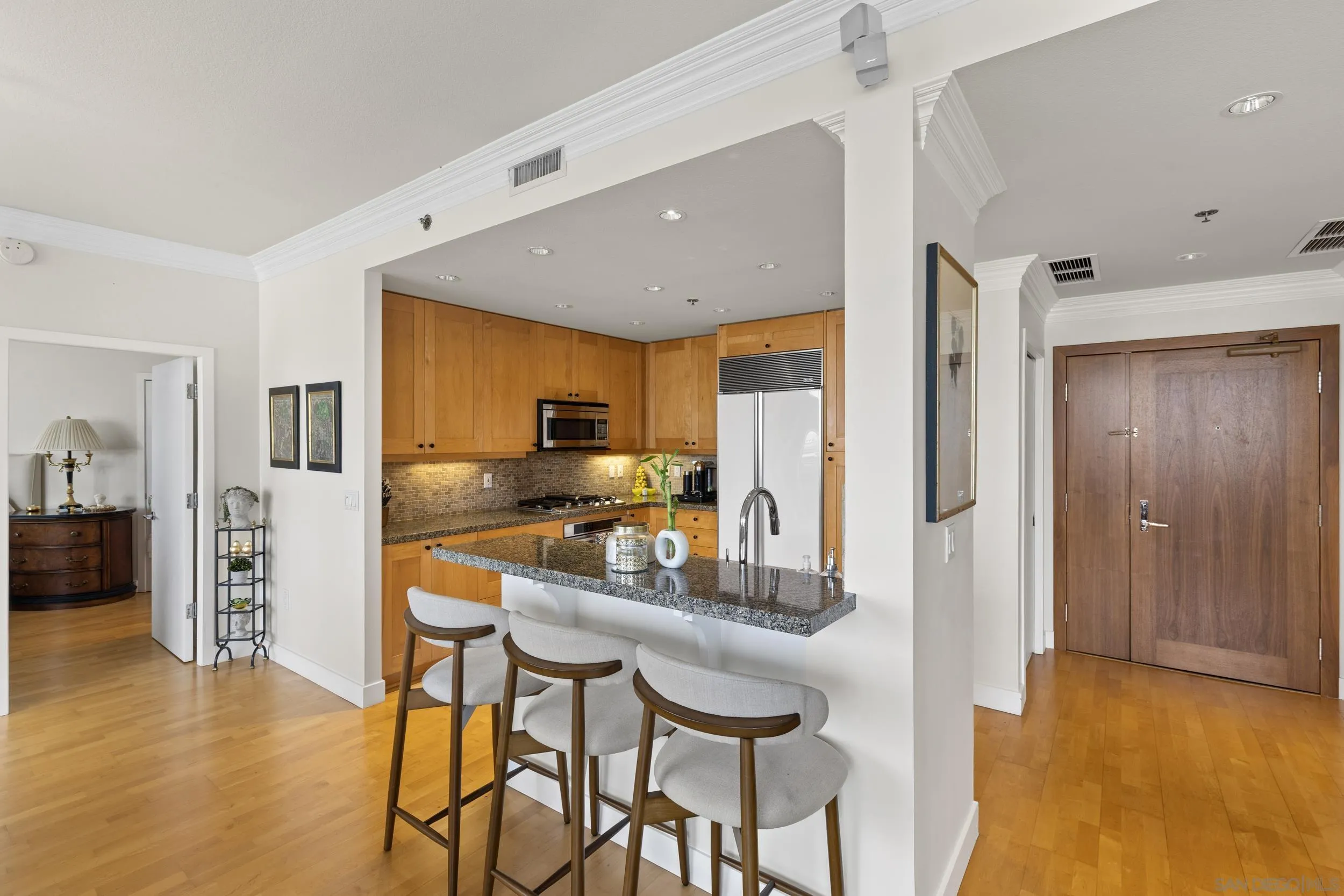 Photo #8: 260010588 Listing: Photo #8