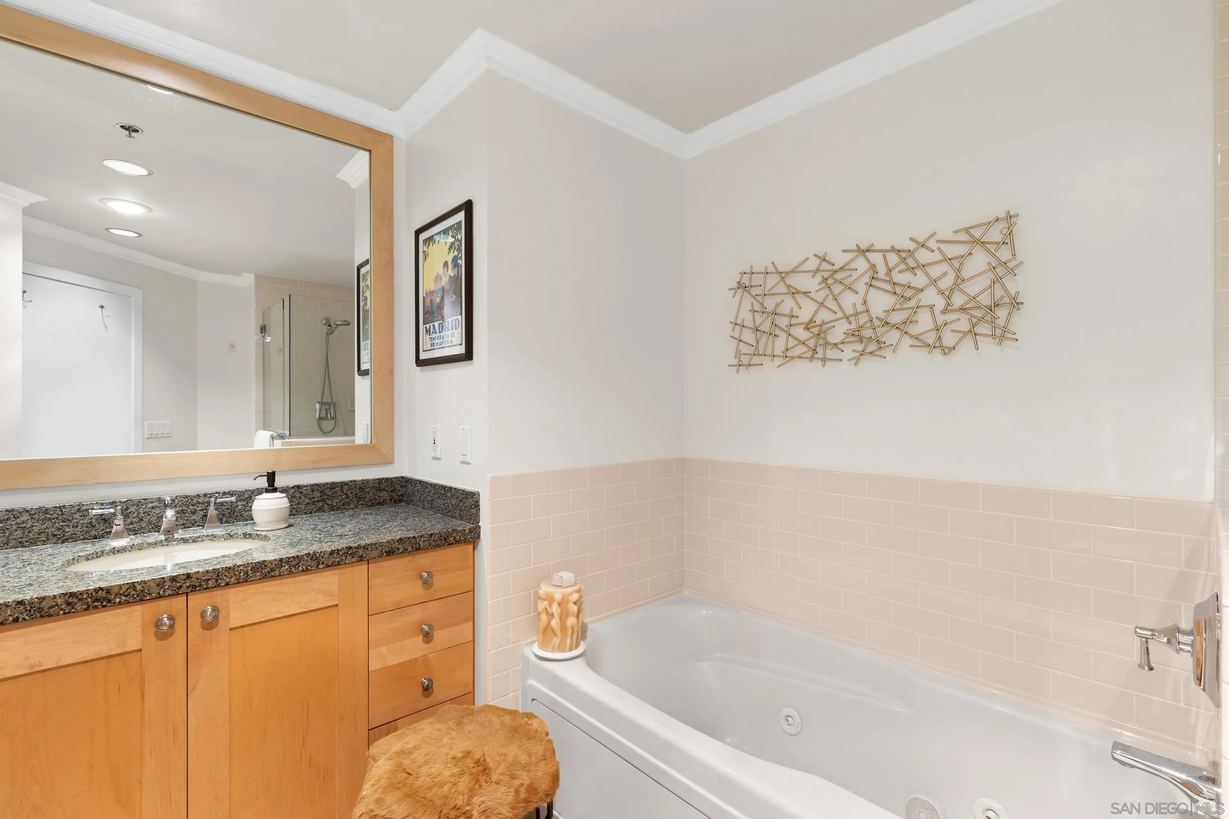 Photo #13: 260010588 Listing: Photo #13